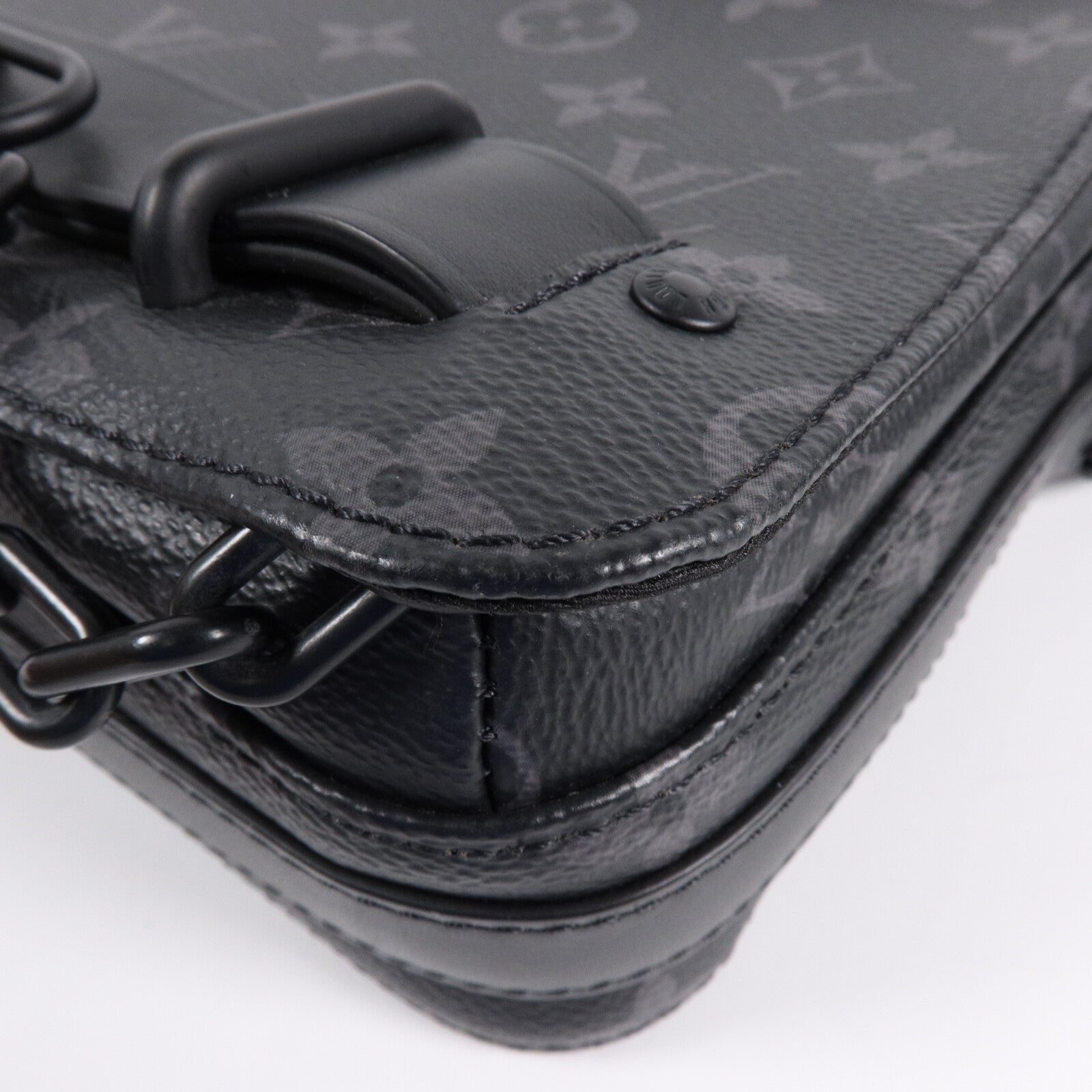 LOUIS VUITTON Monogram Eclipse Steamer肩背袋