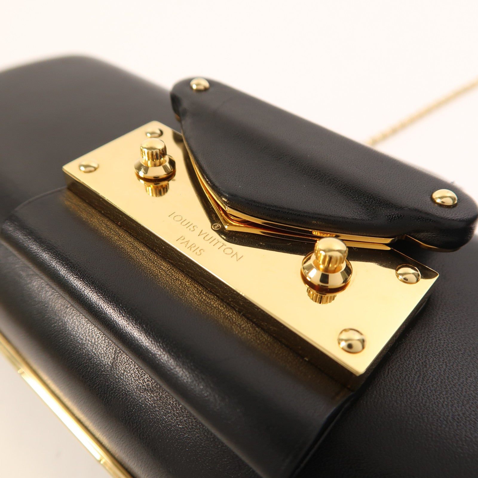 LOUIS VUITTON 【激減優惠】牛皮皮革Chain Shoulder金扣鏈帶肩背袋