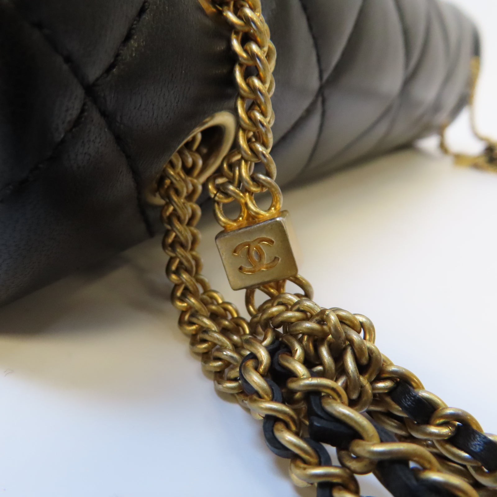 CHANEL 【激減優惠】菱格羊皮皮革Chain Shoulder金扣鏈帶肩背袋黑色