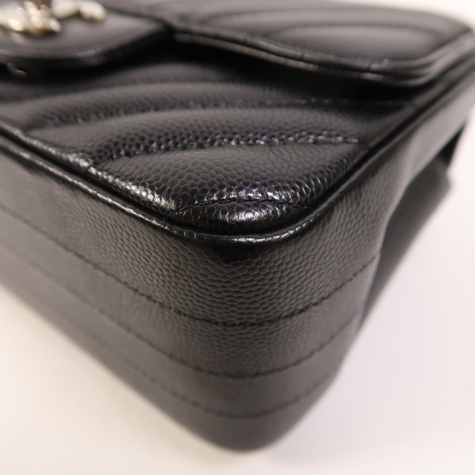 CHANEL 牛皮皮革Mini Classic 17銀扣鏈帶肩背袋