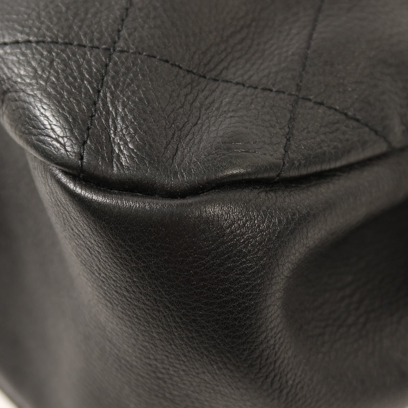 CHANEL 牛皮皮革Bucket Bag鏈帶肩背袋