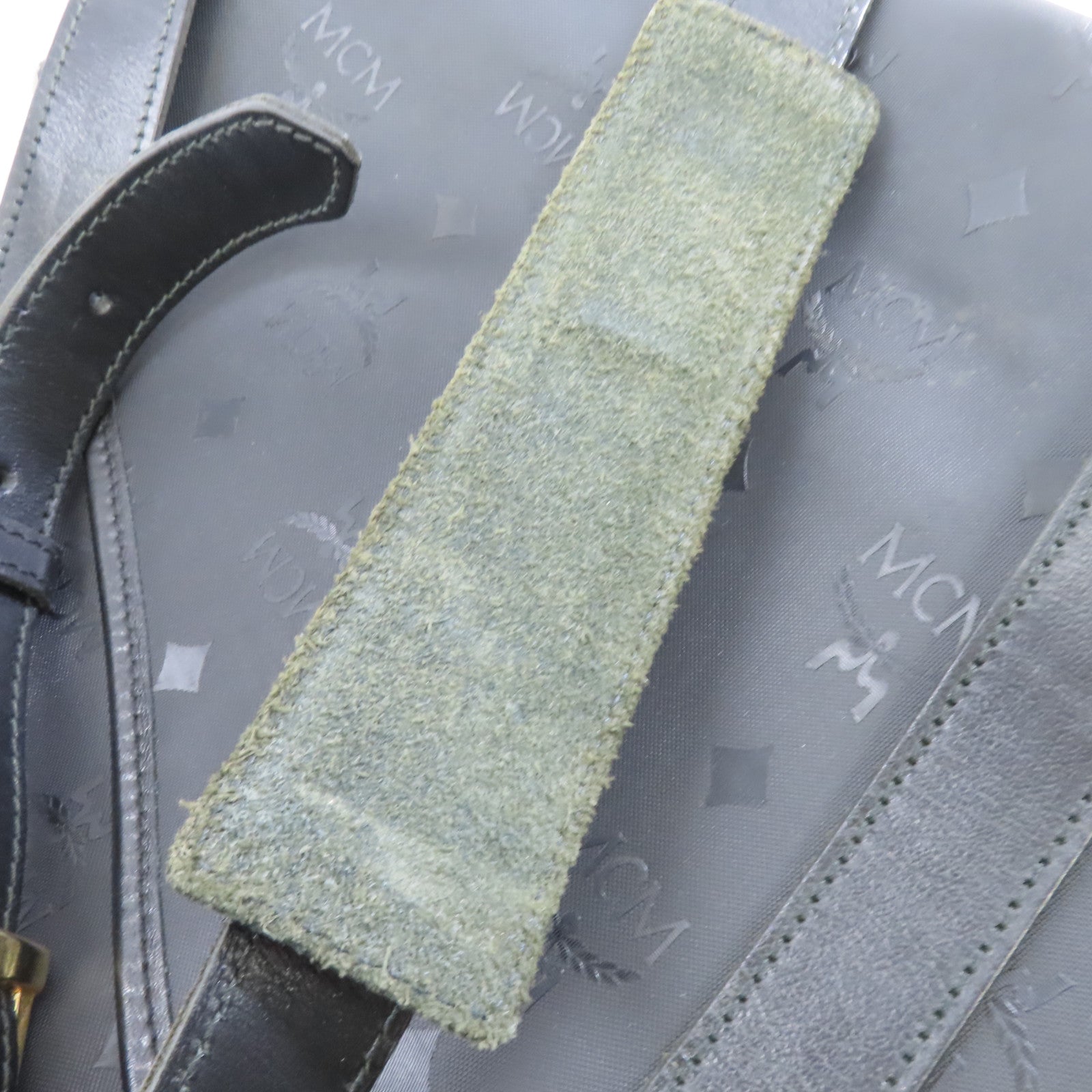 MCM 塗層帆布Shoulder Bag金扣肩背袋黑色