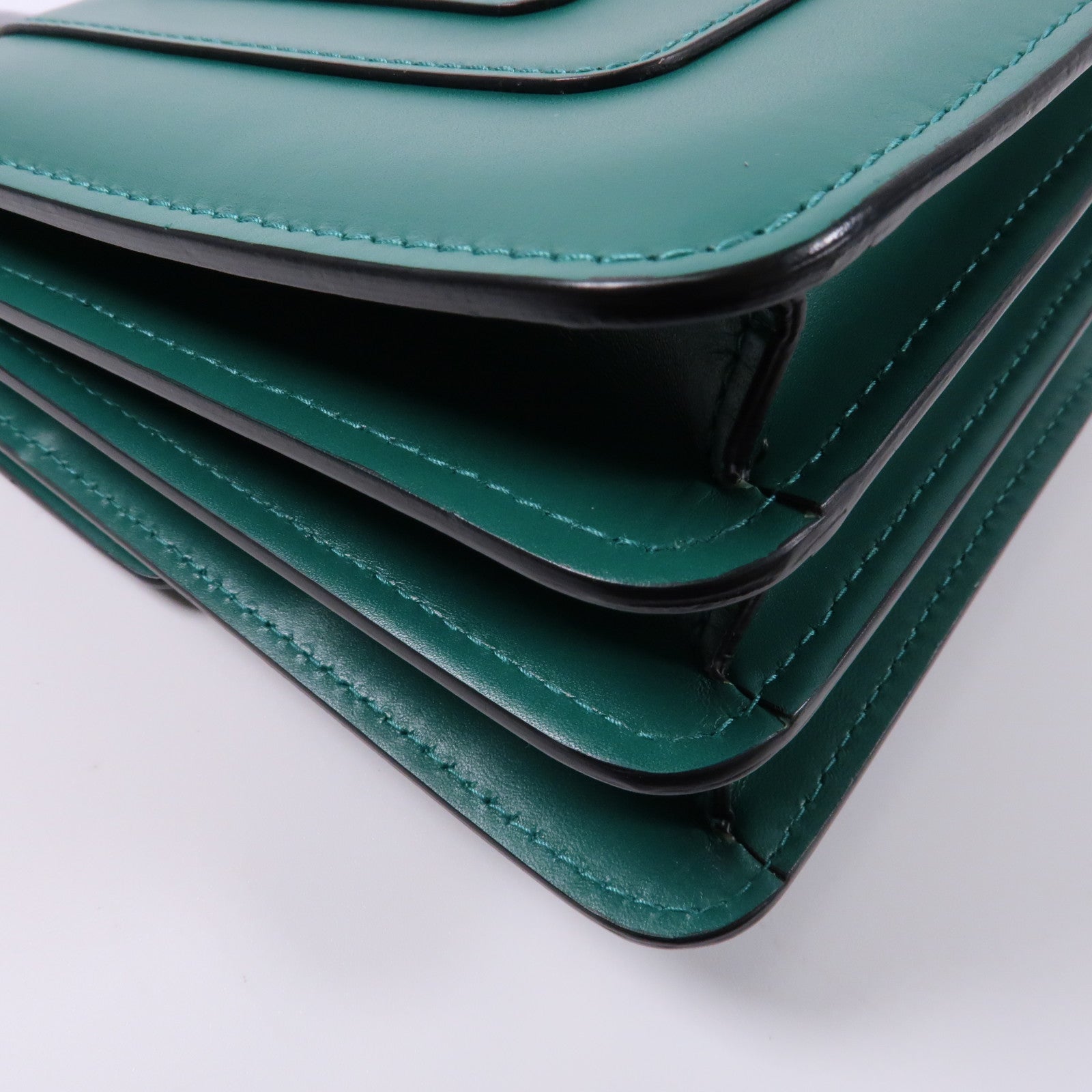 BVLGARI 牛皮皮革Serpenti Forever金扣鏈帶手挽肩背兩用袋