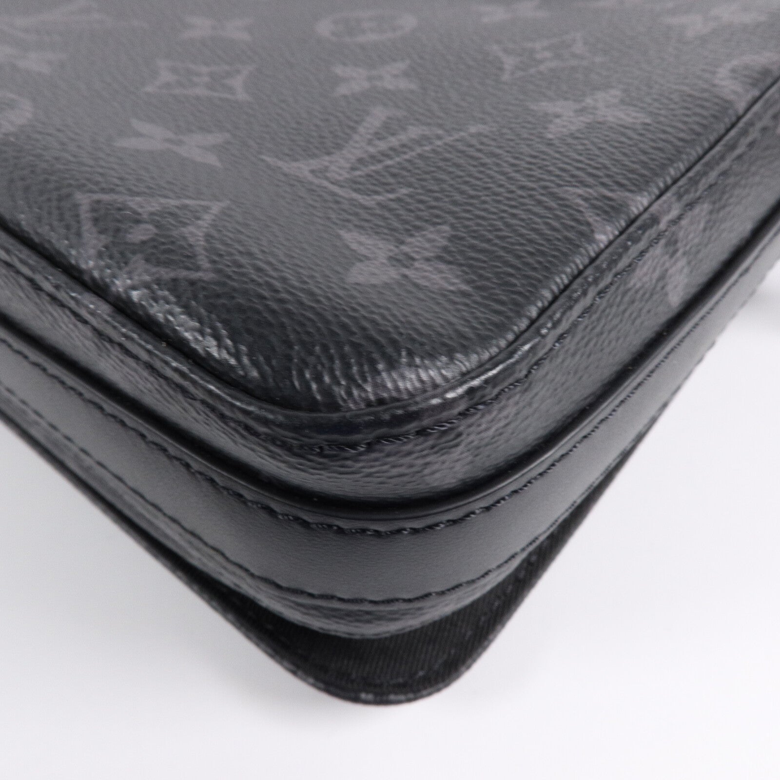 LOUIS VUITTON Monogram Eclipse Steamer肩背袋