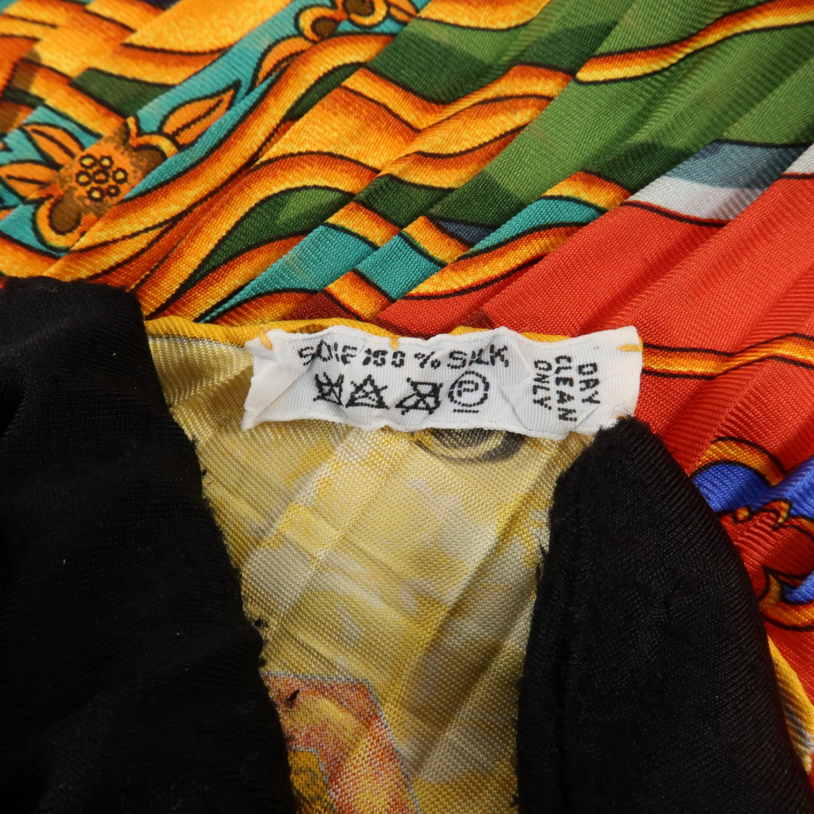 HERMES 絲質Carre Plisse Scarf 90絲巾