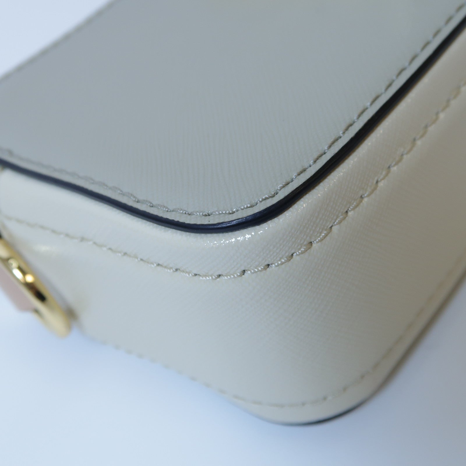 MARC JACOBS 牛皮皮革Camera Bag金扣肩背袋米色
