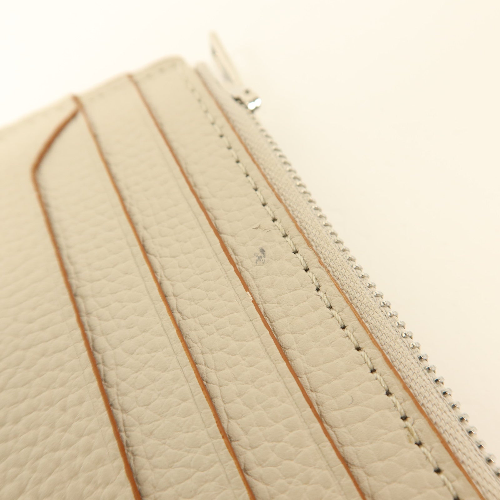 LOEWE 牛皮皮革Anagram Card Holder銀扣卡片套