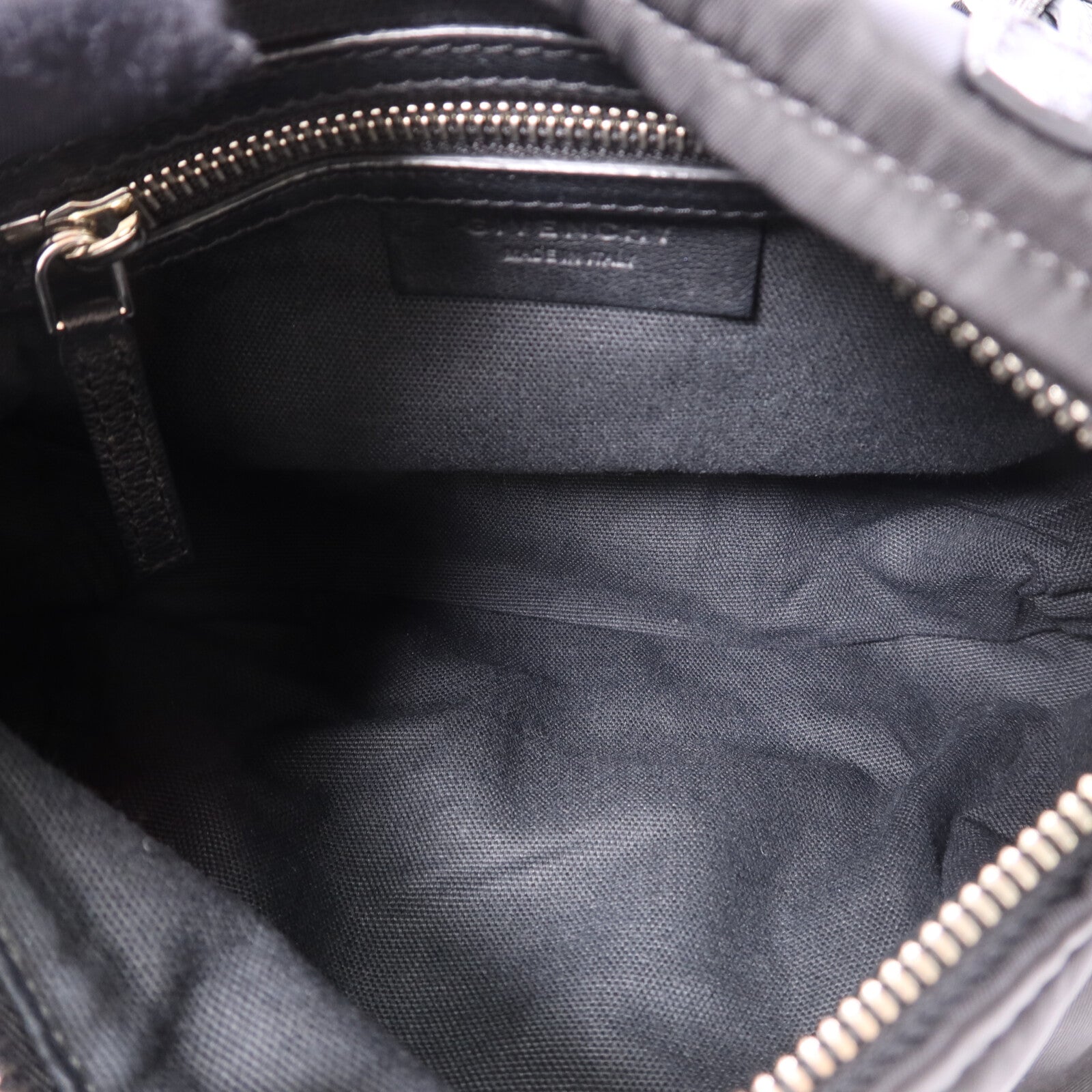 GIVENCHY 尼龍Pandora Mini銀扣肩背袋