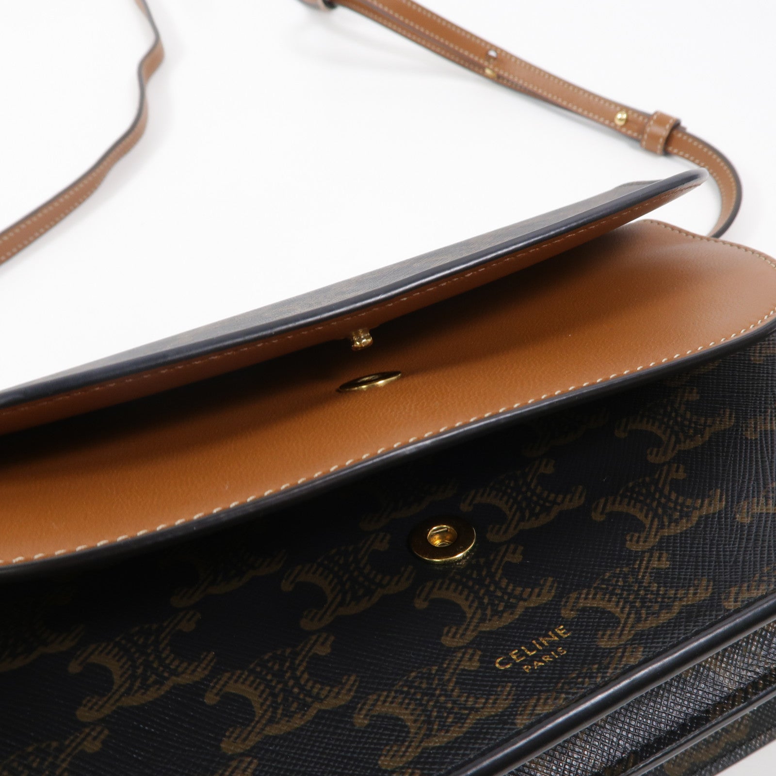 CELINE 塗層帆布Triomphe Wallet On Strap肩背袋