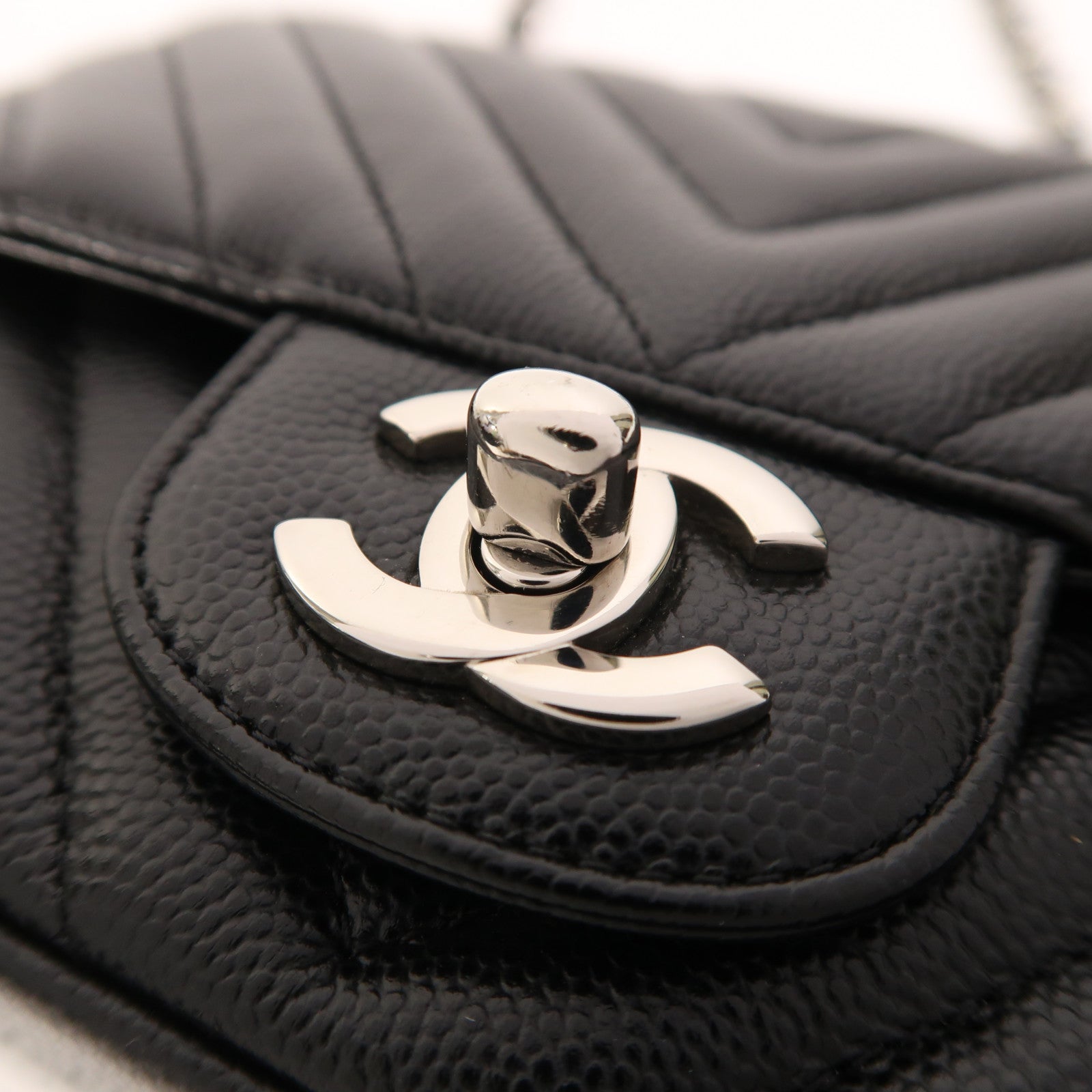 CHANEL 牛皮皮革Mini Classic 17銀扣鏈帶肩背袋