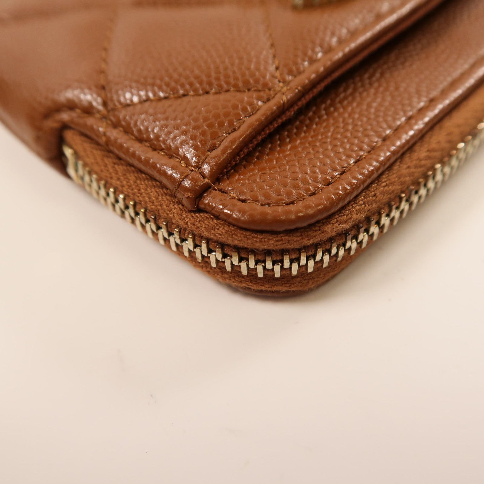CHANEL 牛皮皮革C19 Wallet金扣錢包啡色
