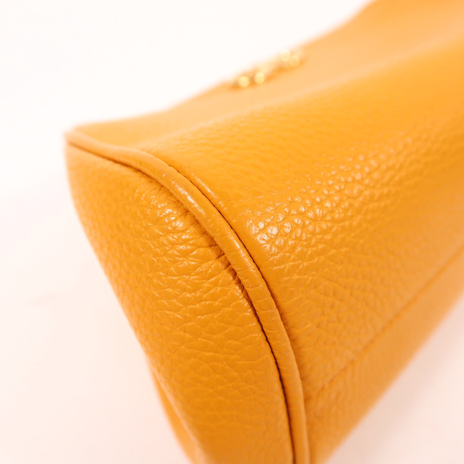 Salvatore Ferragamo 牛皮皮革Shoulder Bag金扣肩背袋