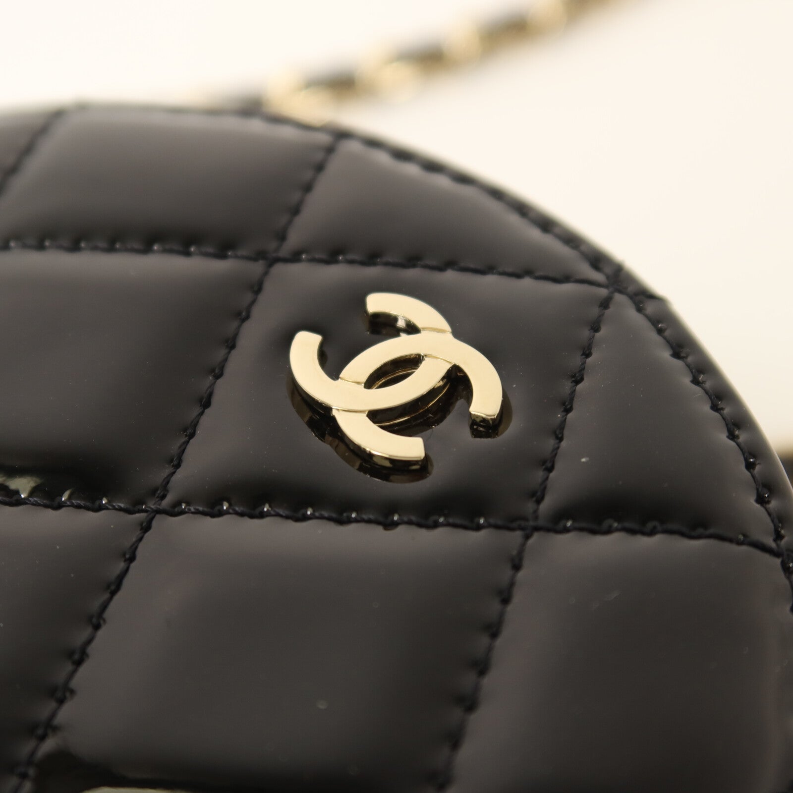 CHANEL 漆皮皮革Chain Shoulder鏈帶肩背袋