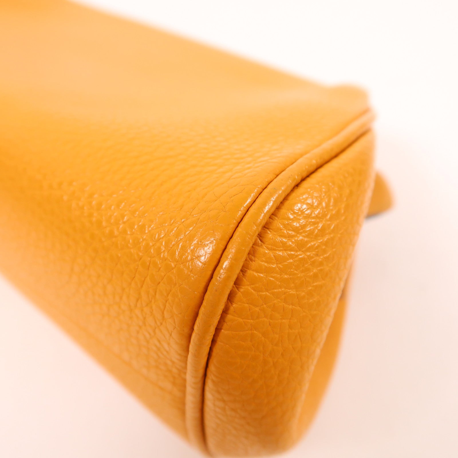 Salvatore Ferragamo 牛皮皮革Shoulder Bag金扣肩背袋