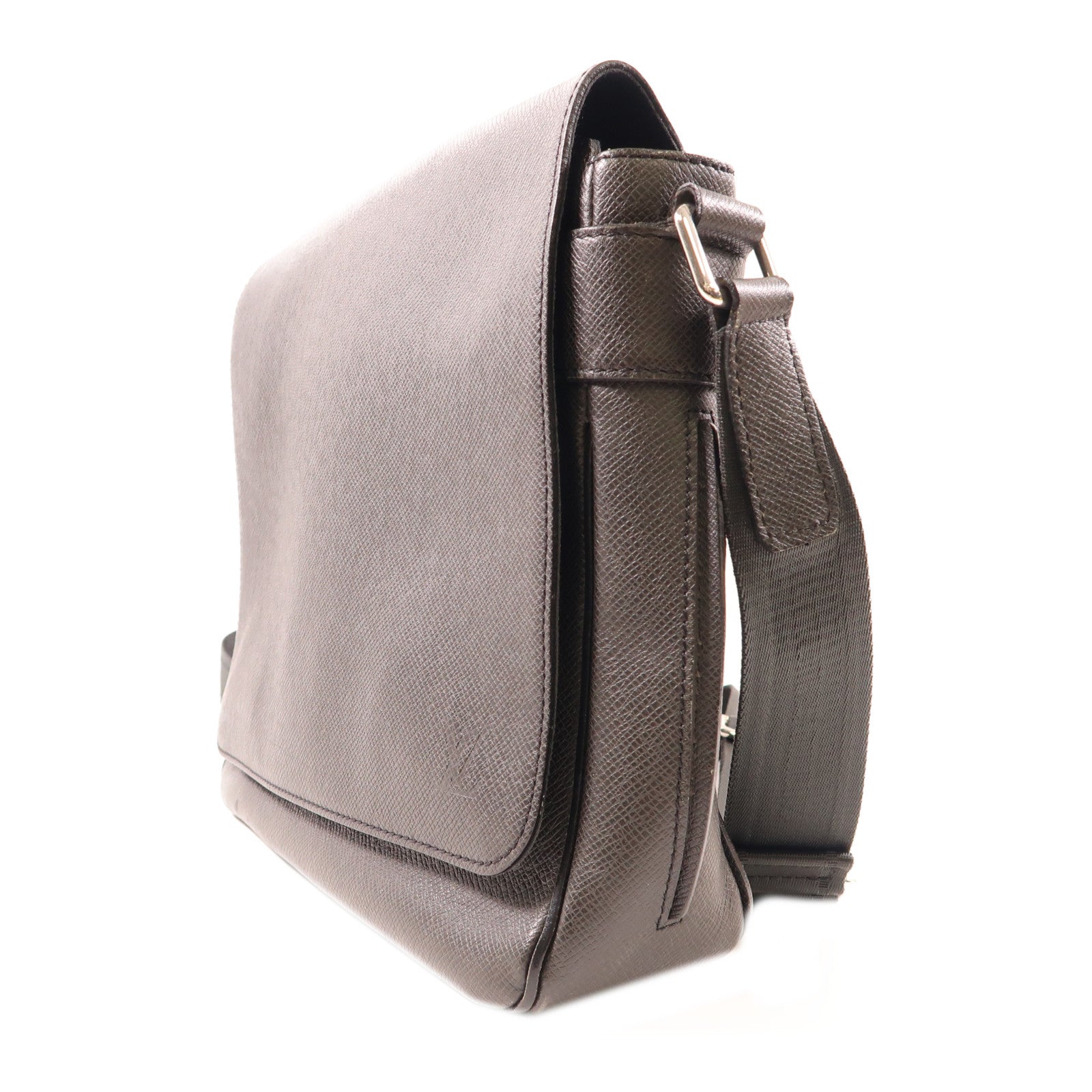 LOUIS VUITTON Taiga Roman PM銀扣肩背袋黑色