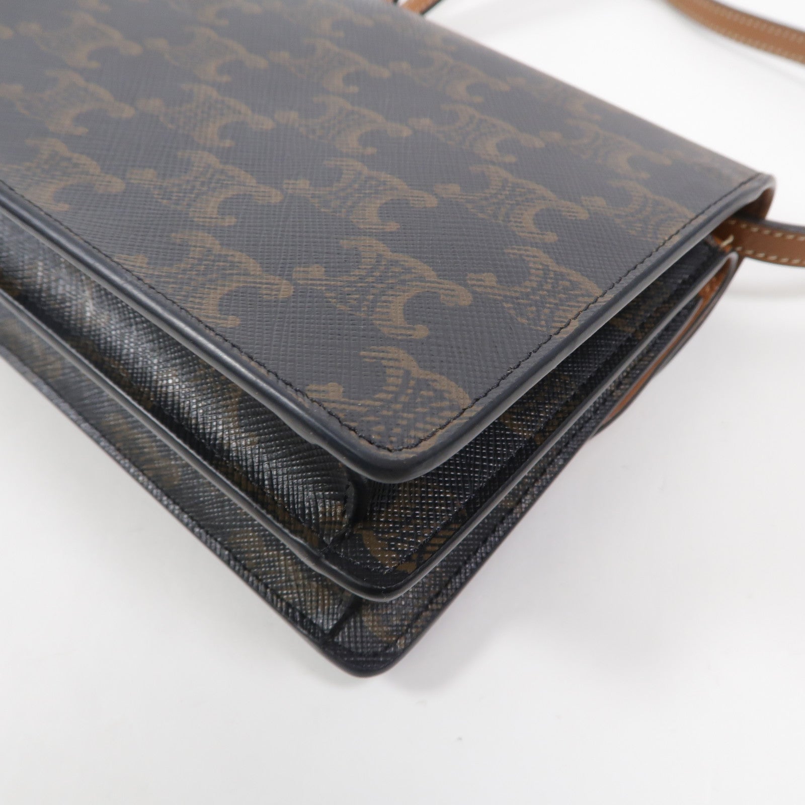 CELINE 塗層帆布Triomphe Wallet On Strap肩背袋