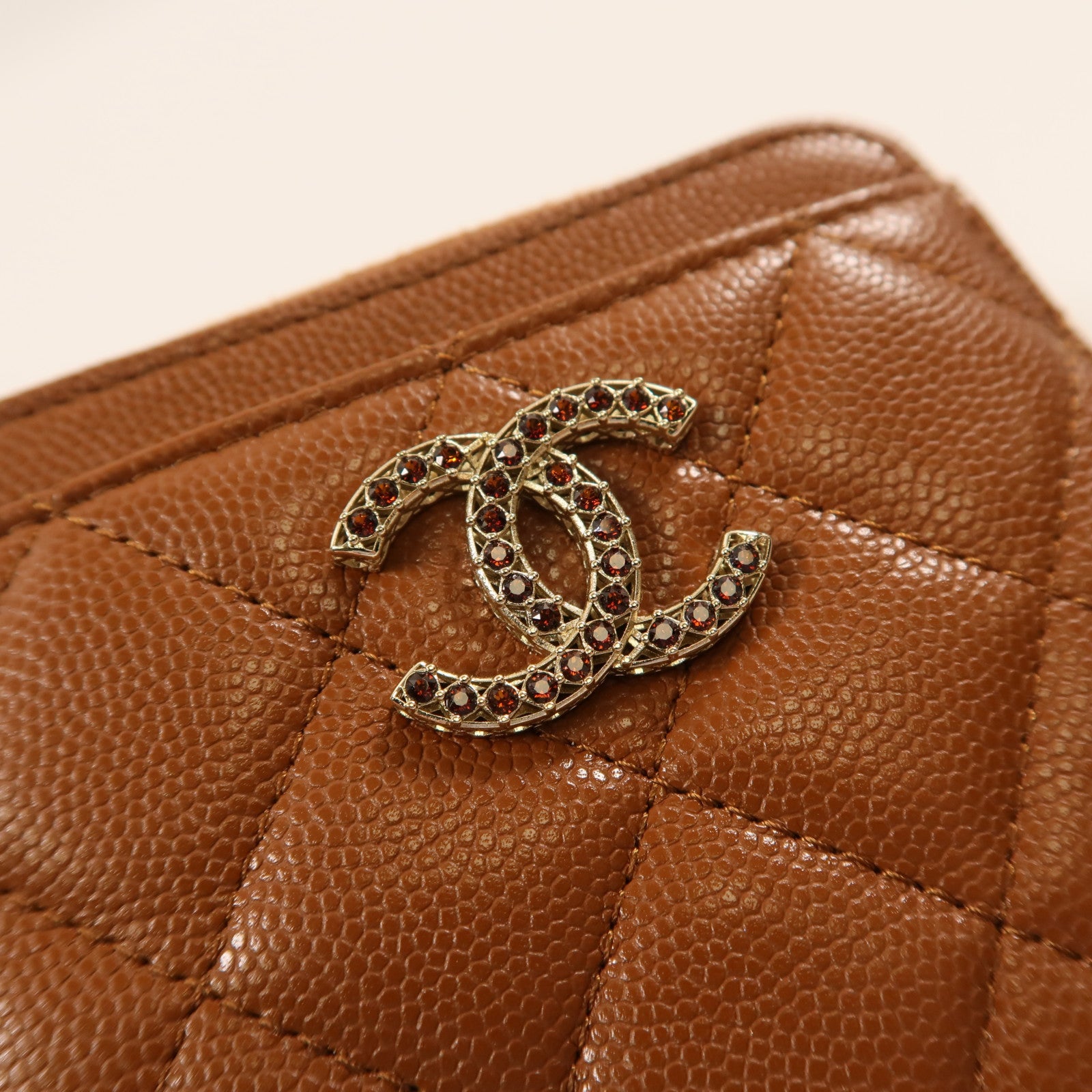 CHANEL 牛皮皮革C19 Wallet金扣錢包啡色