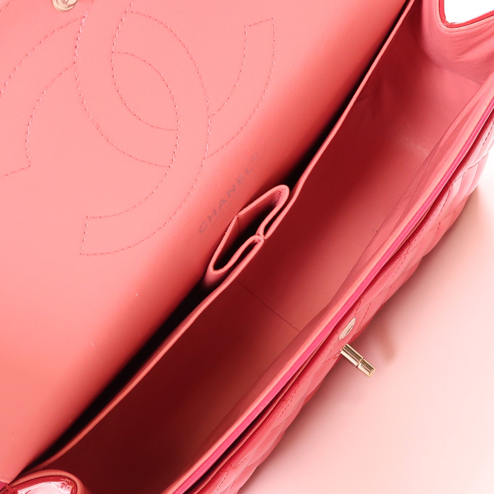 CHANEL 漆皮皮革Large Classic銀扣鏈帶肩背袋