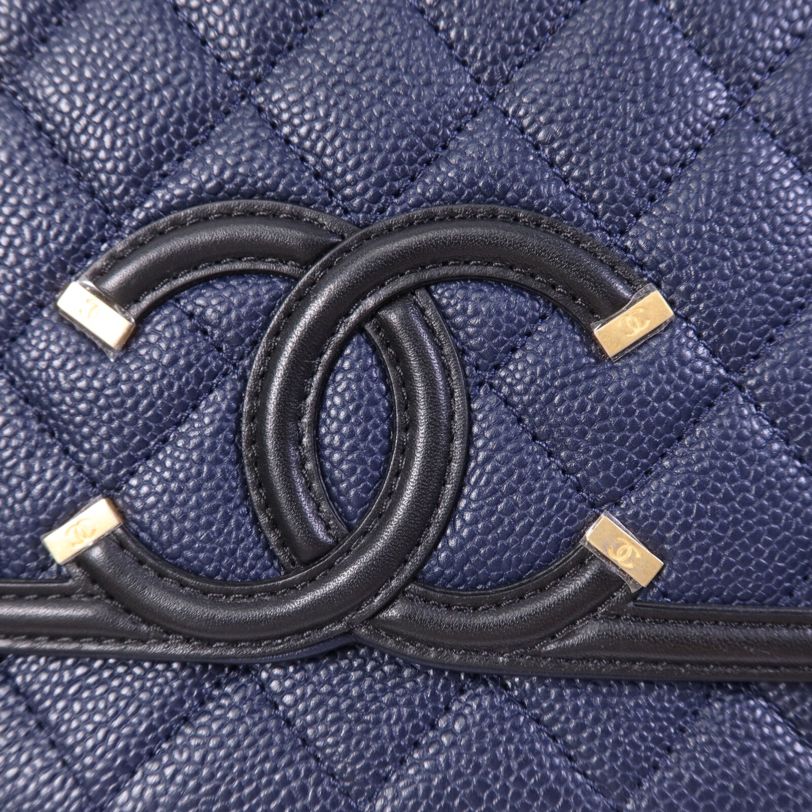 CHANEL 牛皮皮革CC Filigree金扣鏈帶肩背袋