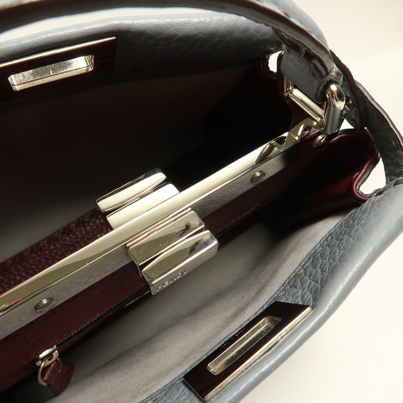 FENDI 牛皮皮革Peekaboo Mini銀扣手挽肩背兩用袋