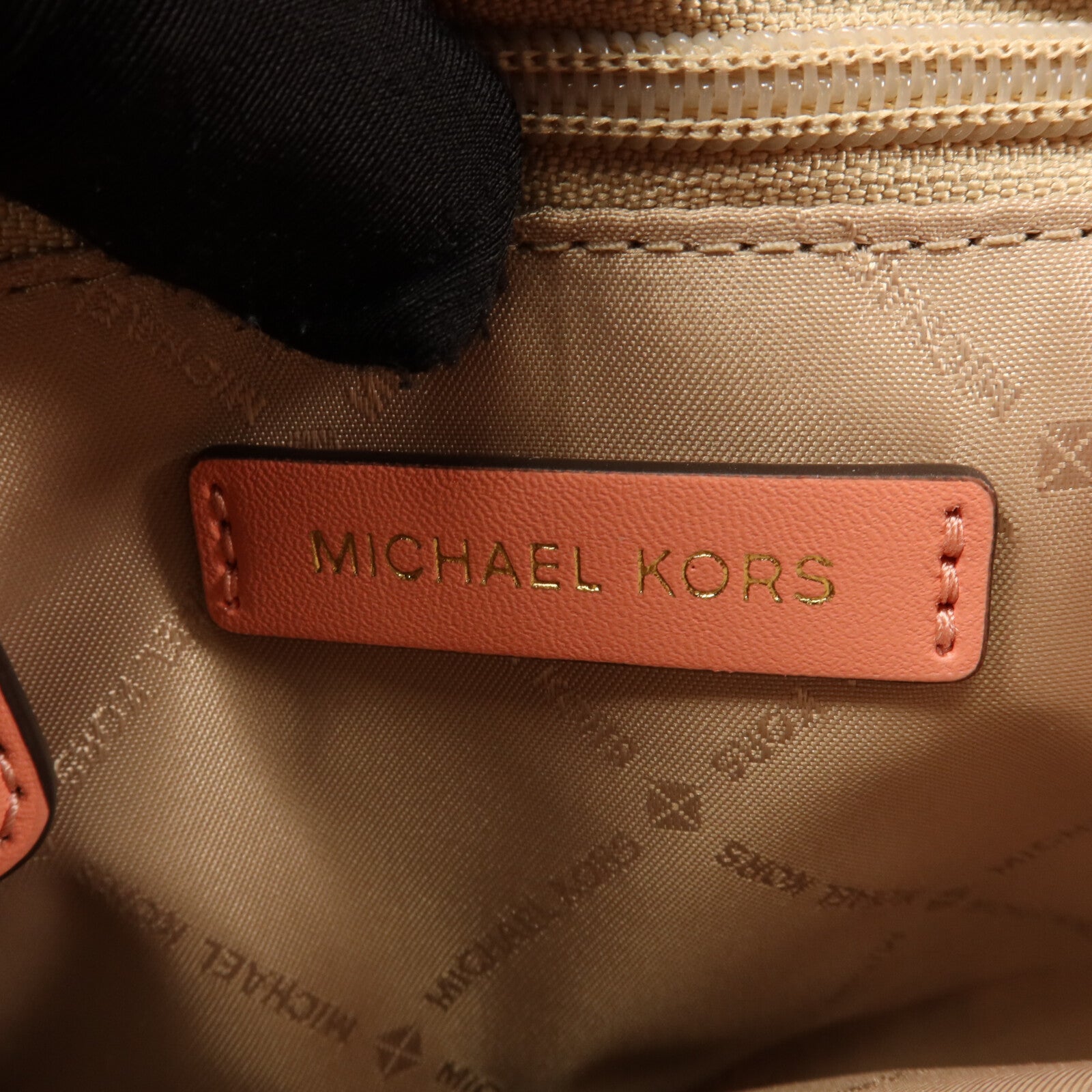 Michael Kors 牛皮皮革Carmen肩背袋