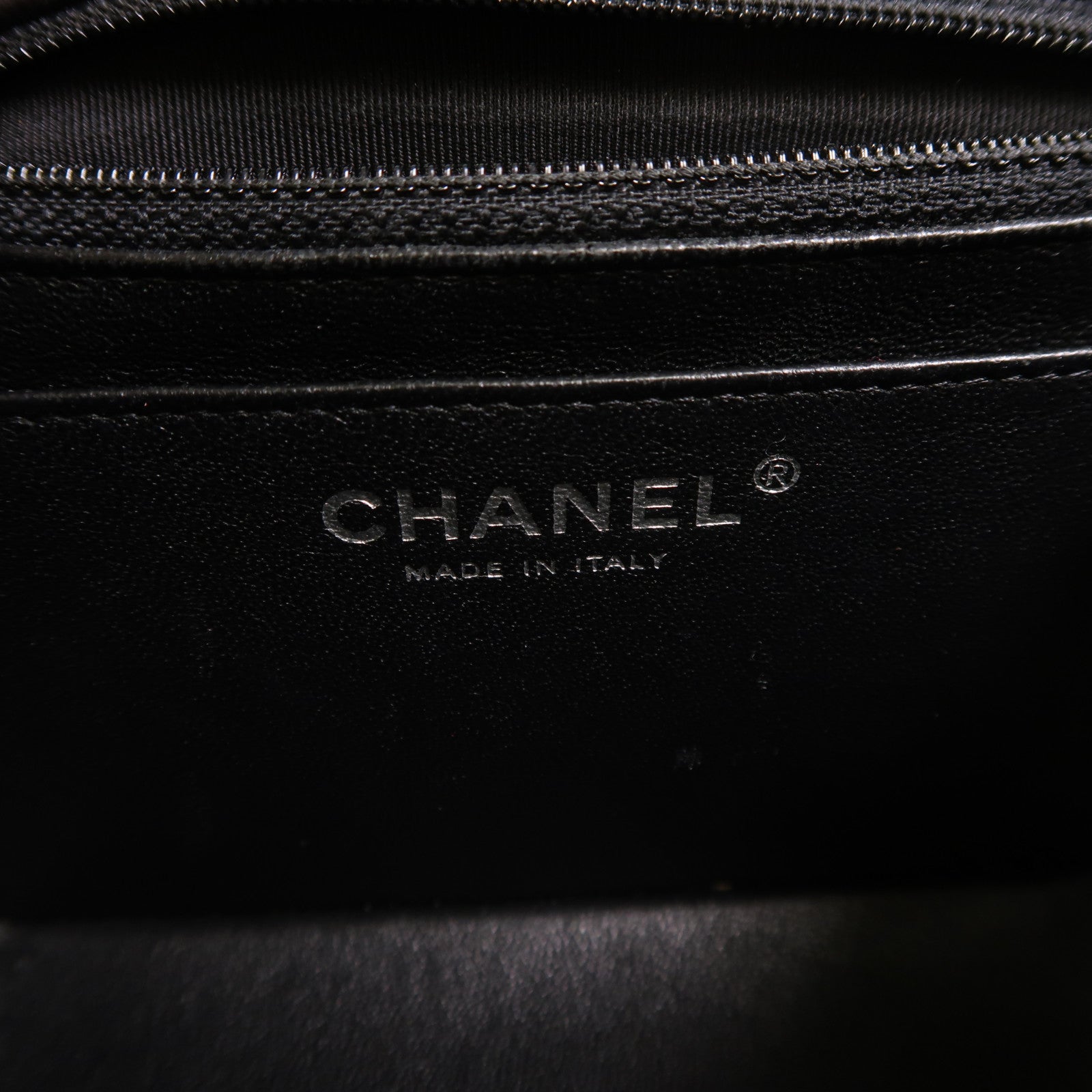 CHANEL 牛皮皮革Mini Classic 17銀扣鏈帶肩背袋