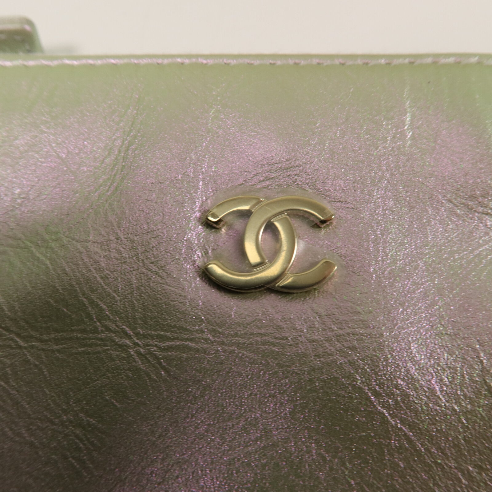CHANEL 牛皮皮革Chanel 22 Medium鏈帶肩背袋
