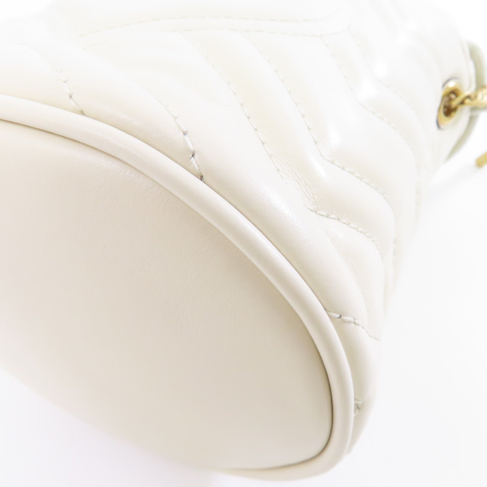 GUCCI 【激減優惠】牛皮皮革GG Marmont金扣鏈帶肩背袋白色