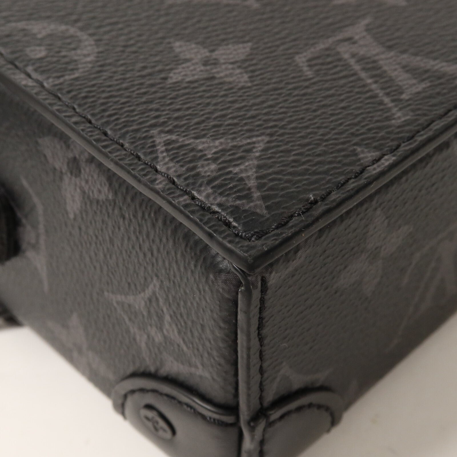 LOUIS VUITTON Monogram Eclipse Steamer Wearable Wallet肩背袋