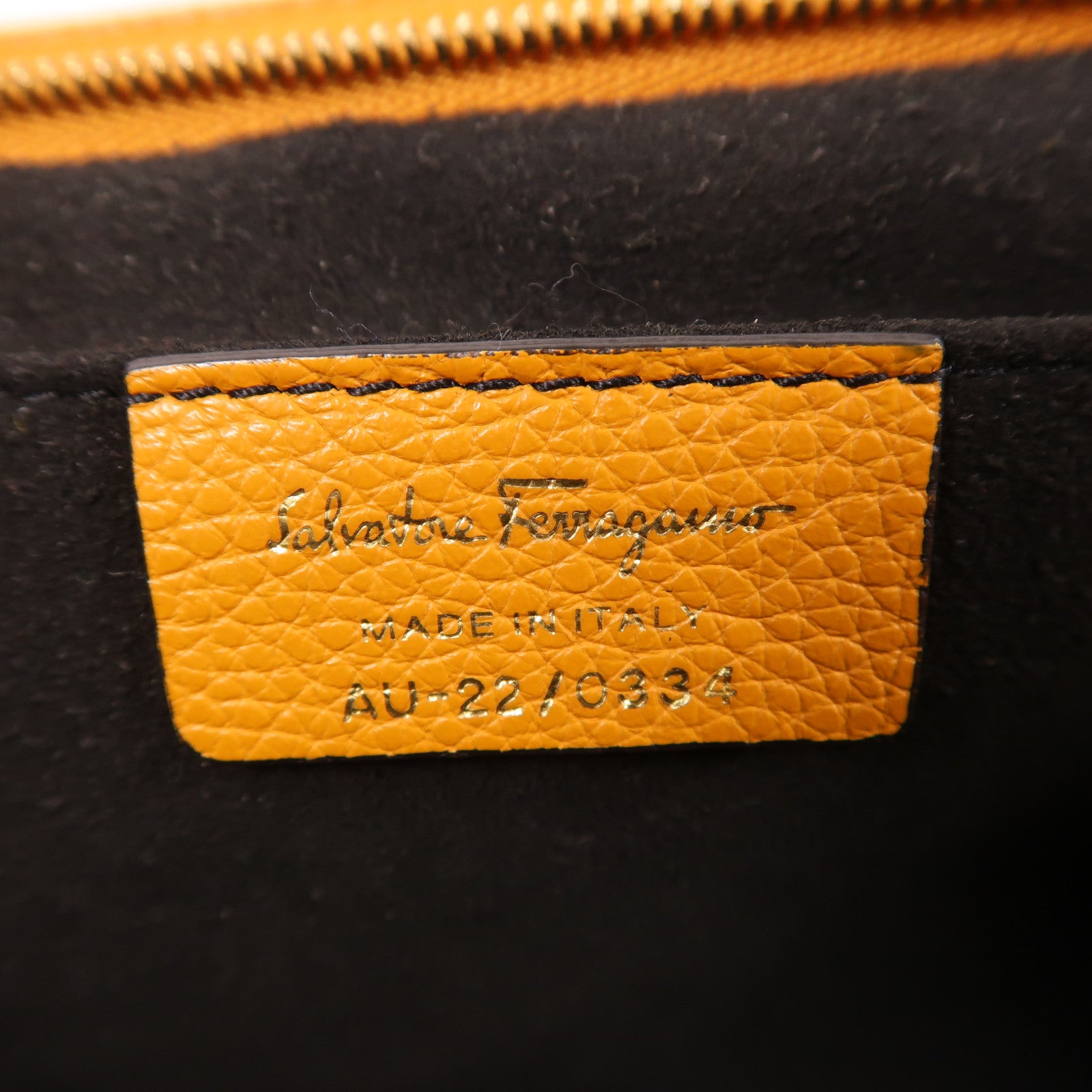 Salvatore Ferragamo 牛皮皮革Shoulder Bag金扣肩背袋