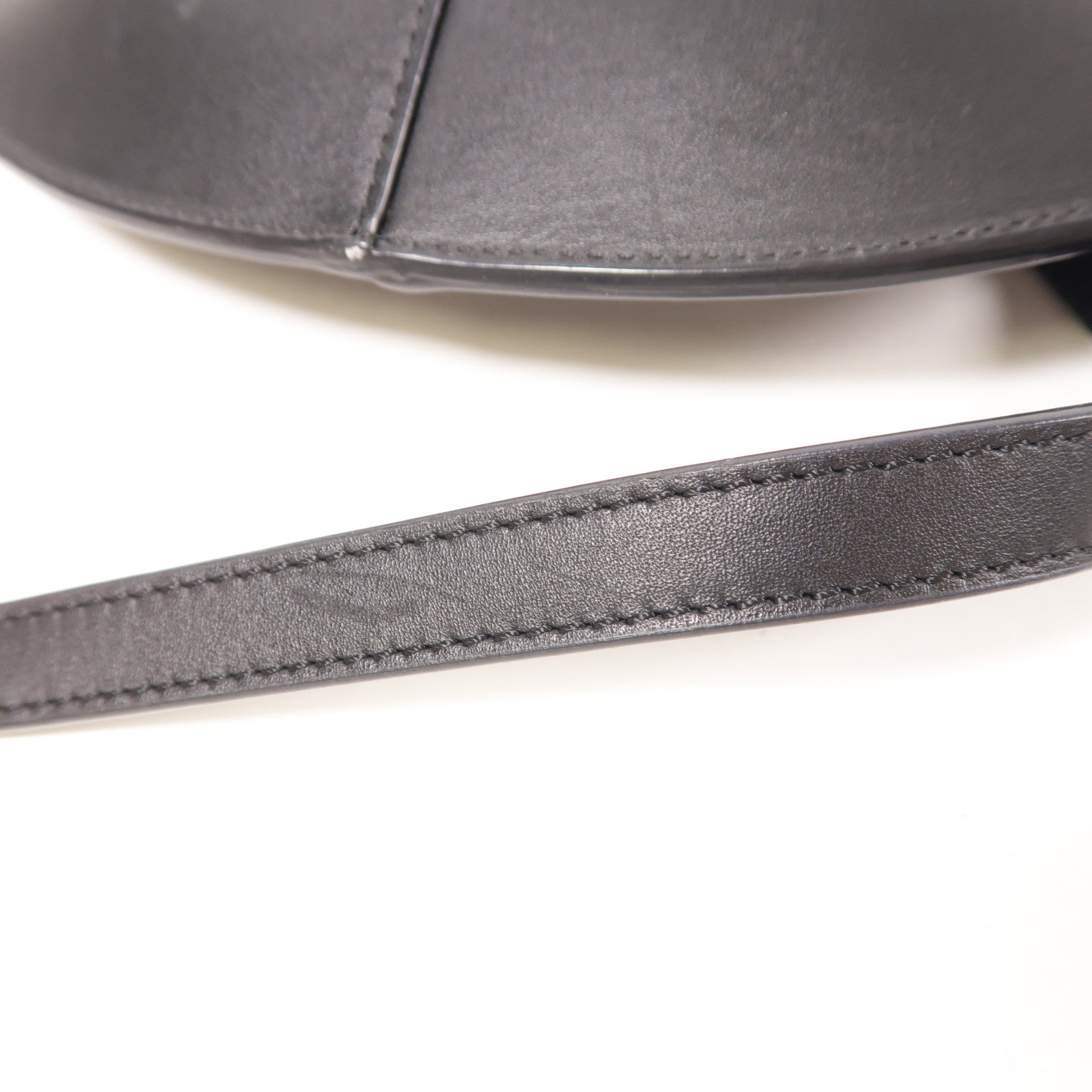 LOEWE 帆布Shoulder Bag金扣肩背袋