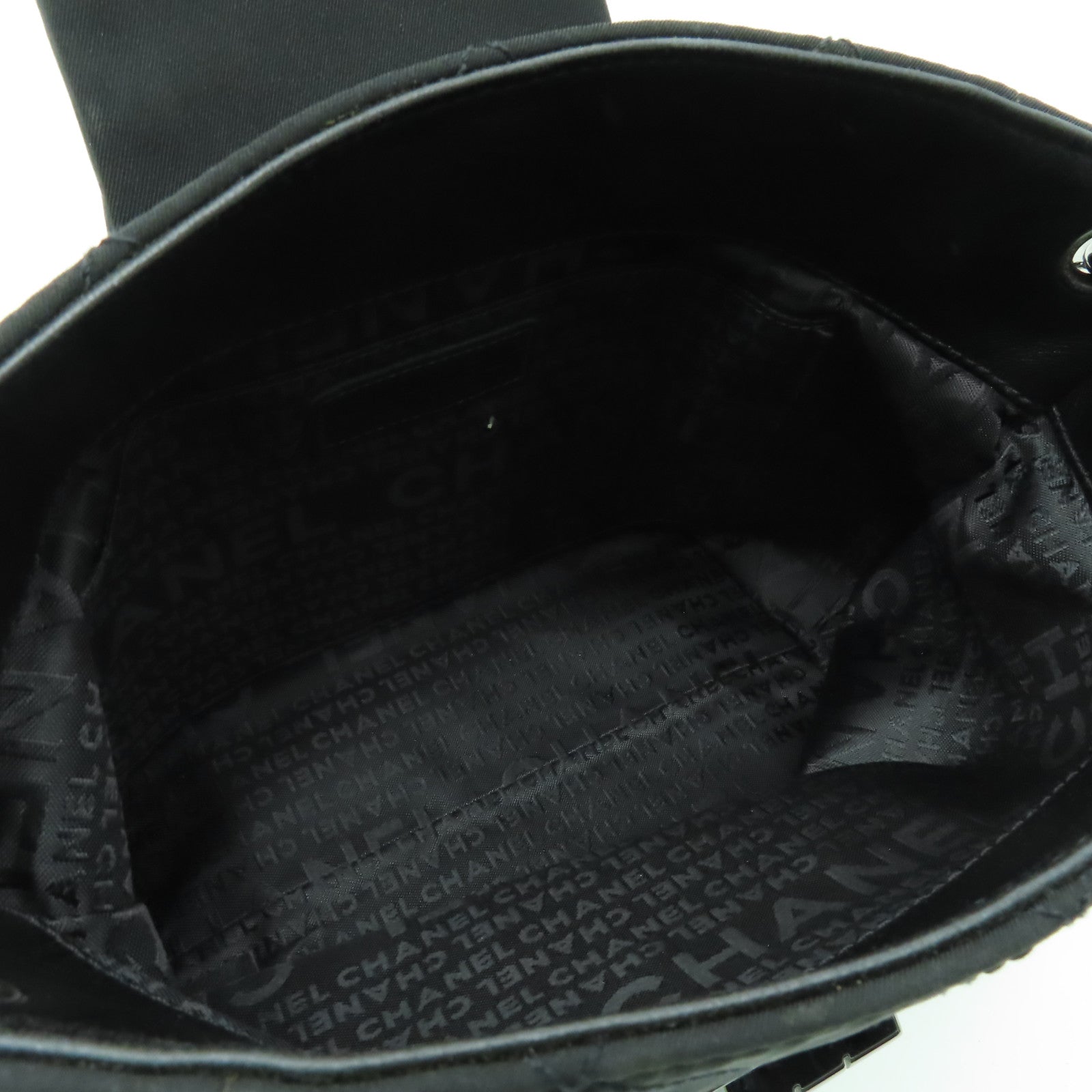 CHANEL 【清倉大減價】尼龍Chain Shoulder Bag銀扣鏈帶肩背袋黑色