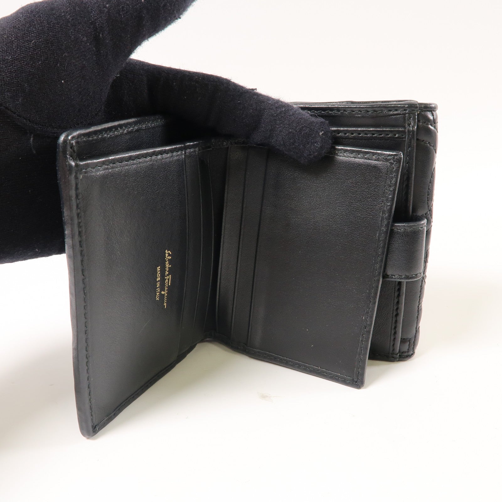 Salvatore Ferragamo 牛皮皮革Fold Wallet金扣折疊錢包黑色