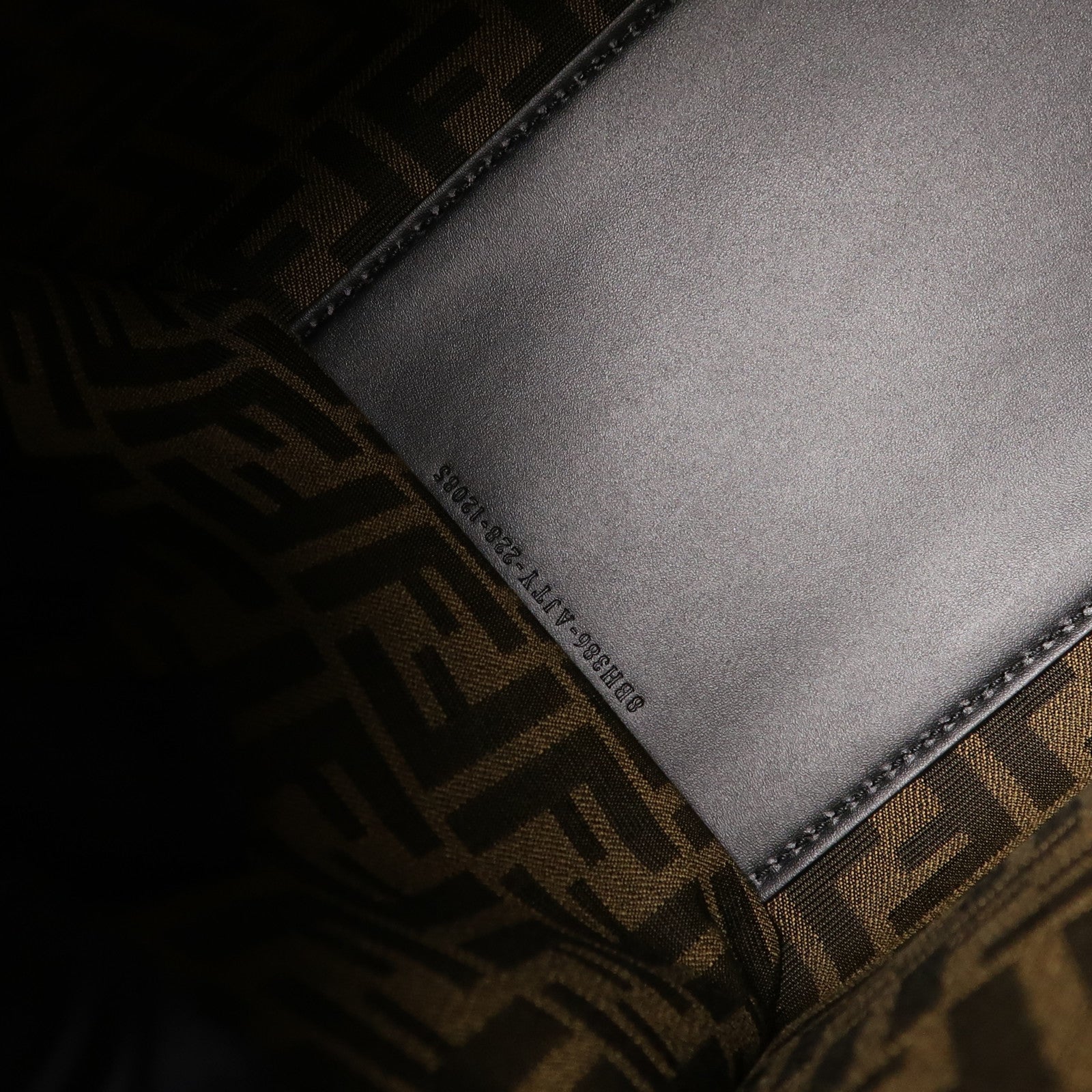 FENDI 皮革Sunshine Tote Bag金扣手挽肩背兩用袋