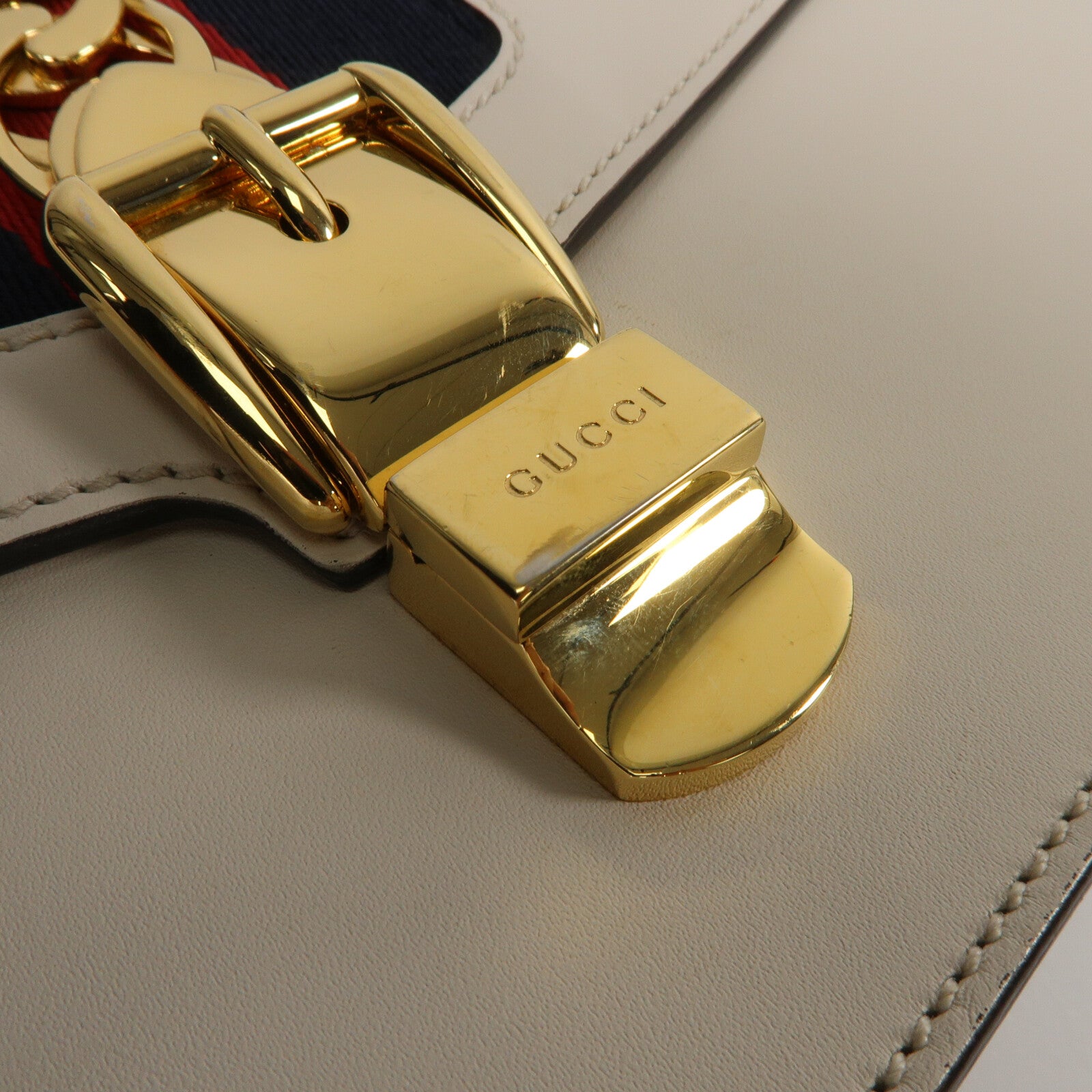 GUCCI 牛皮皮革Sylvie Small肩背袋