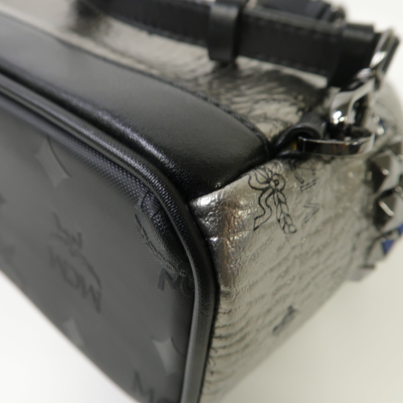 MCM 【激減優惠】牛皮皮革Backpack銀扣背包銀色黒色