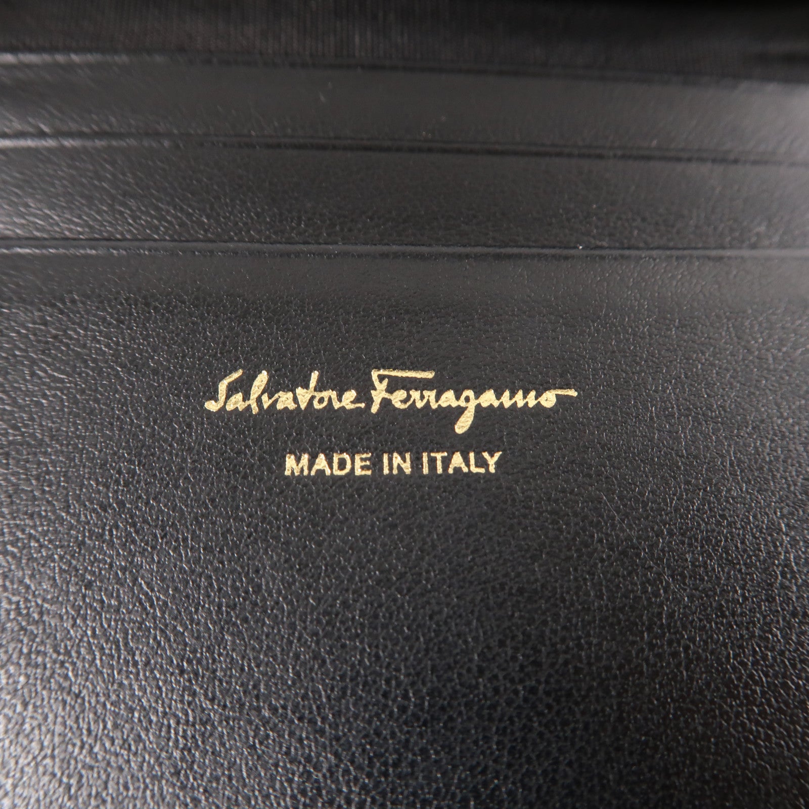 Salvatore Ferragamo 牛皮皮革Fold Wallet金扣折疊錢包黑色