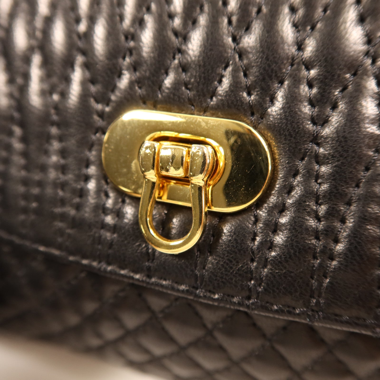 BALLY 羊皮皮革Chain Shoulder Bag金扣鏈帶肩背袋