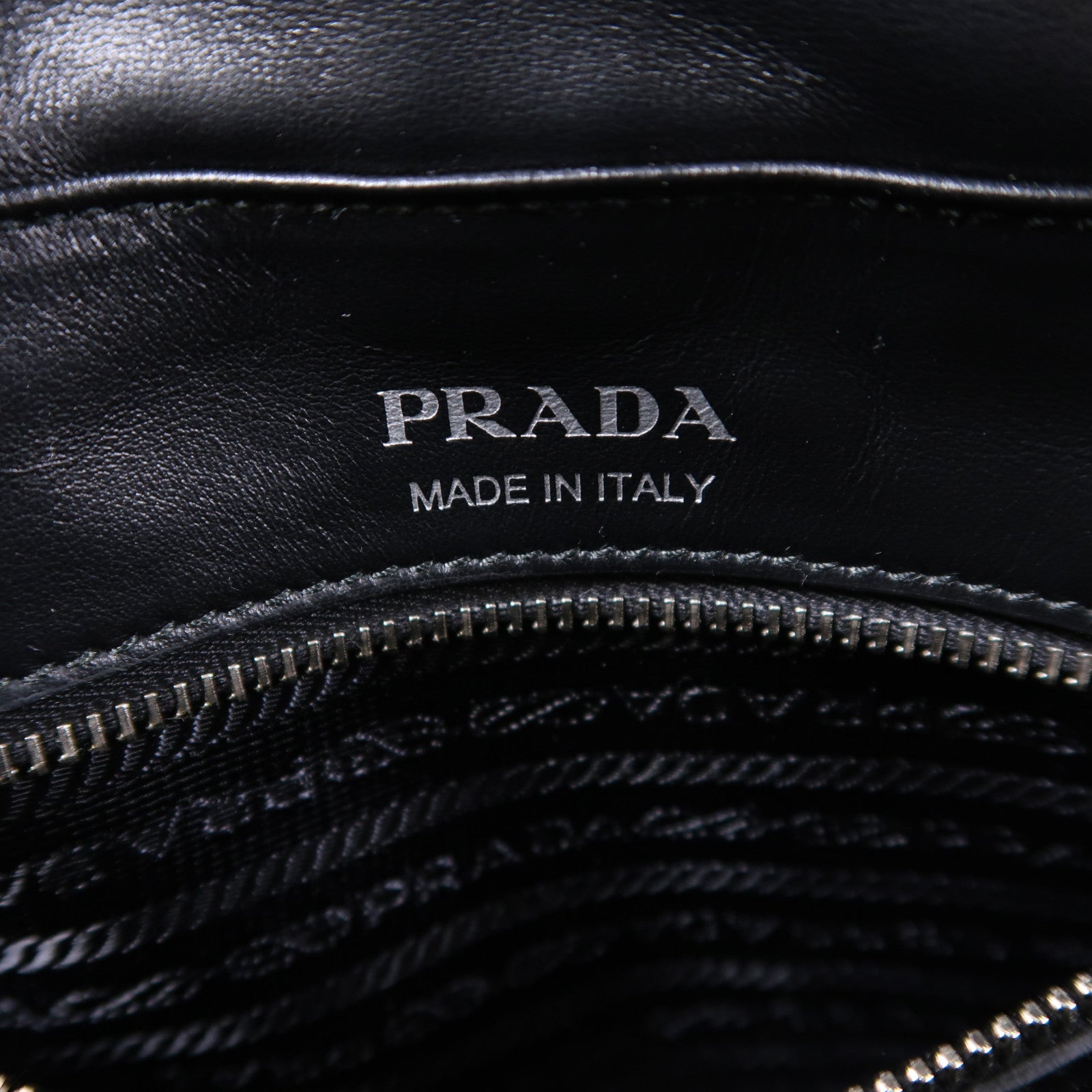 PRADA 牛皮皮革Diagramme銀扣手挽肩背兩用袋