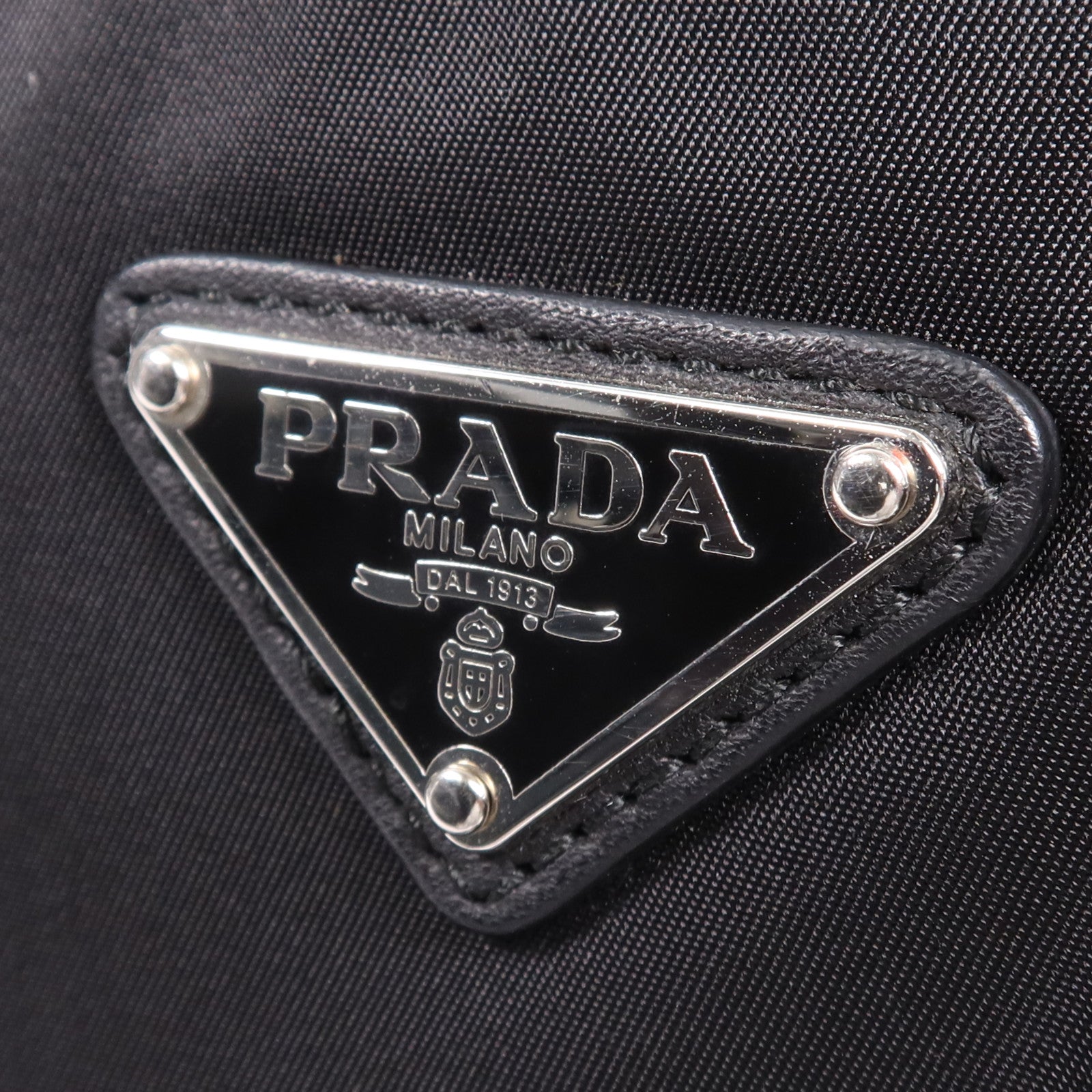 PRADA 尼龍Shoulder Bag銀扣肩背袋
