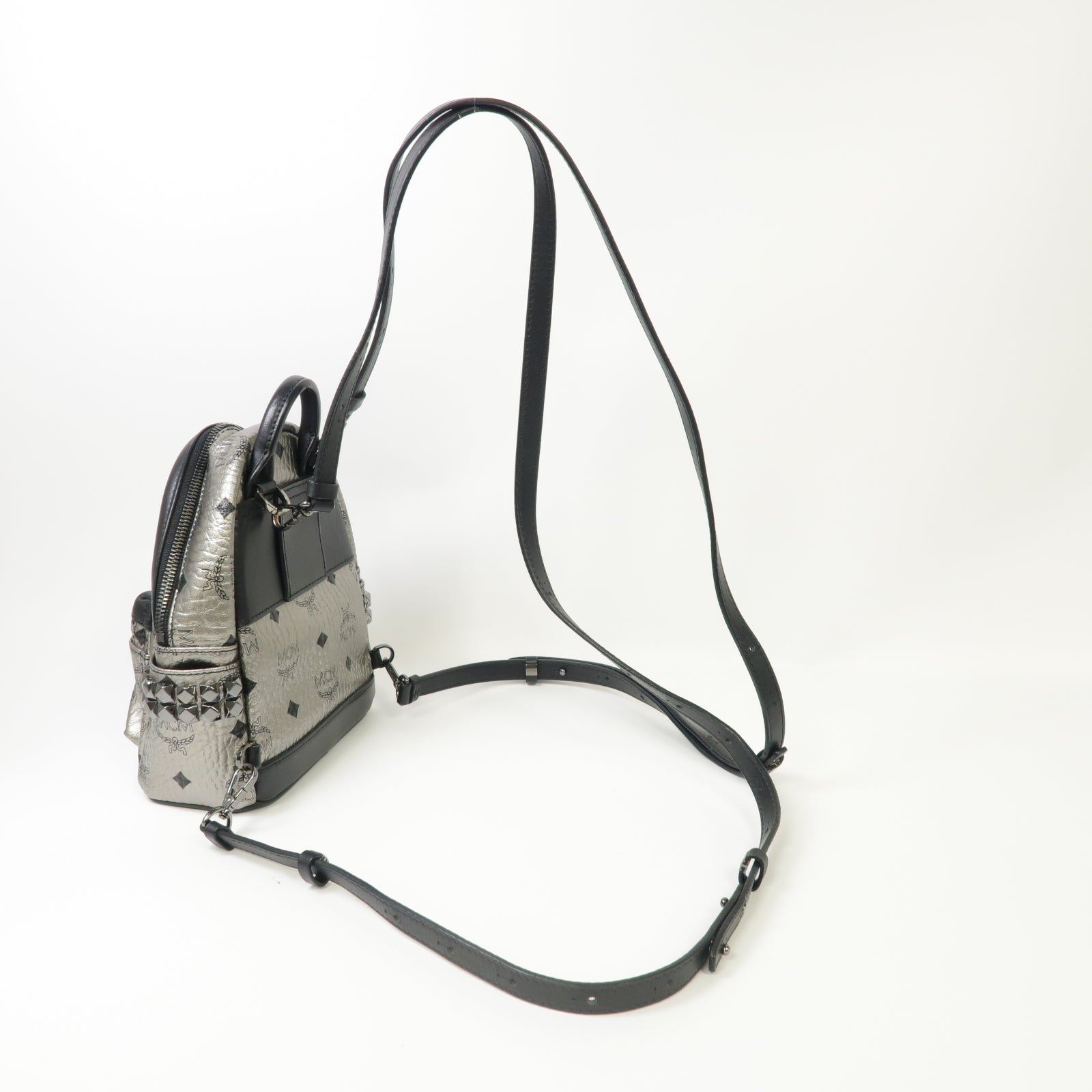 MCM 【激減優惠】牛皮皮革Backpack銀扣背包銀色黒色