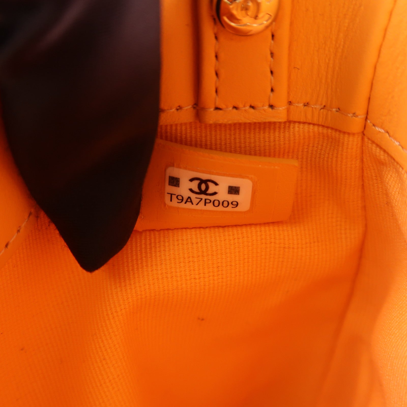 CHANEL 牛皮皮革Mini 31金扣手挽肩背兩用袋