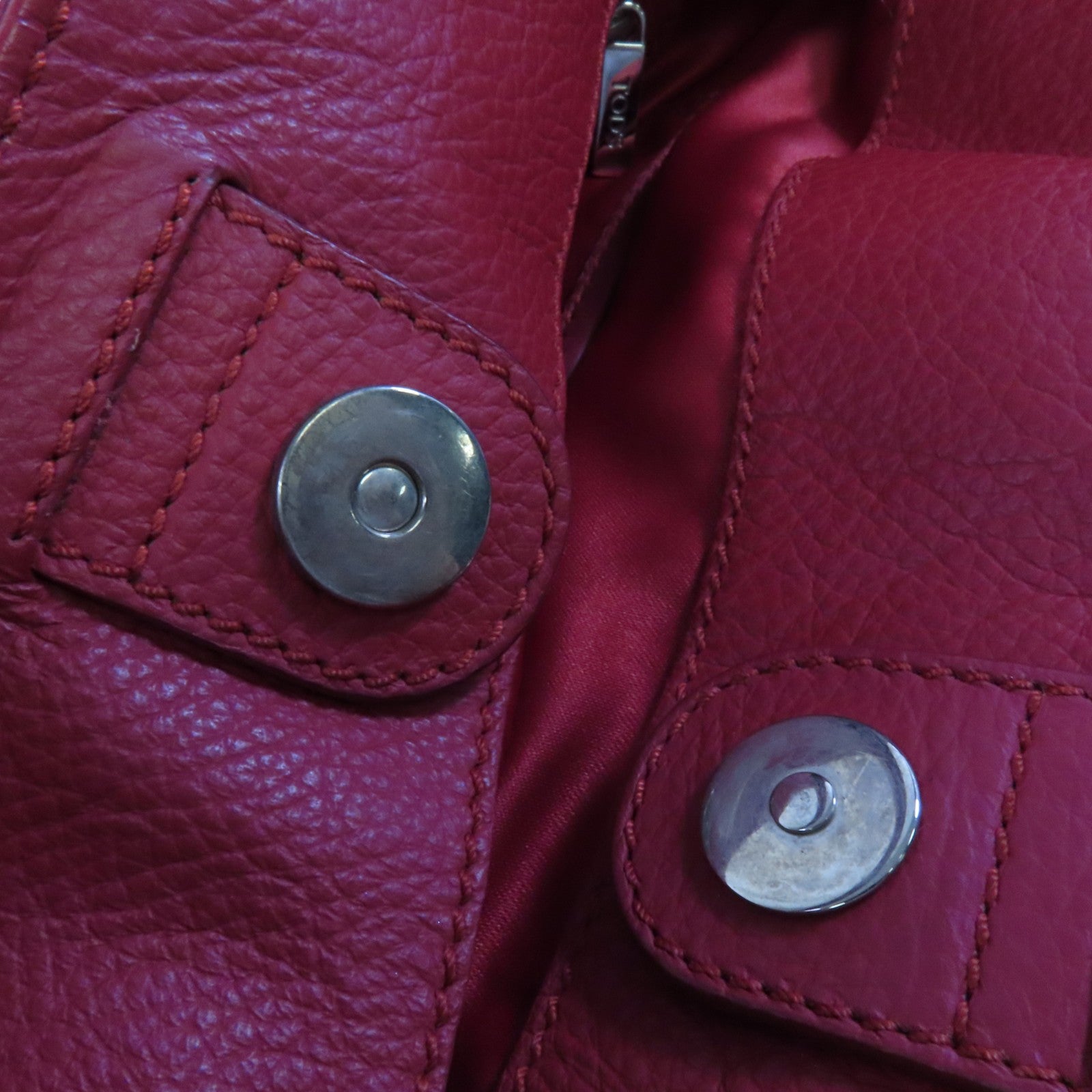 TOD'S 牛皮皮革Shoulder Bag銀扣肩背袋