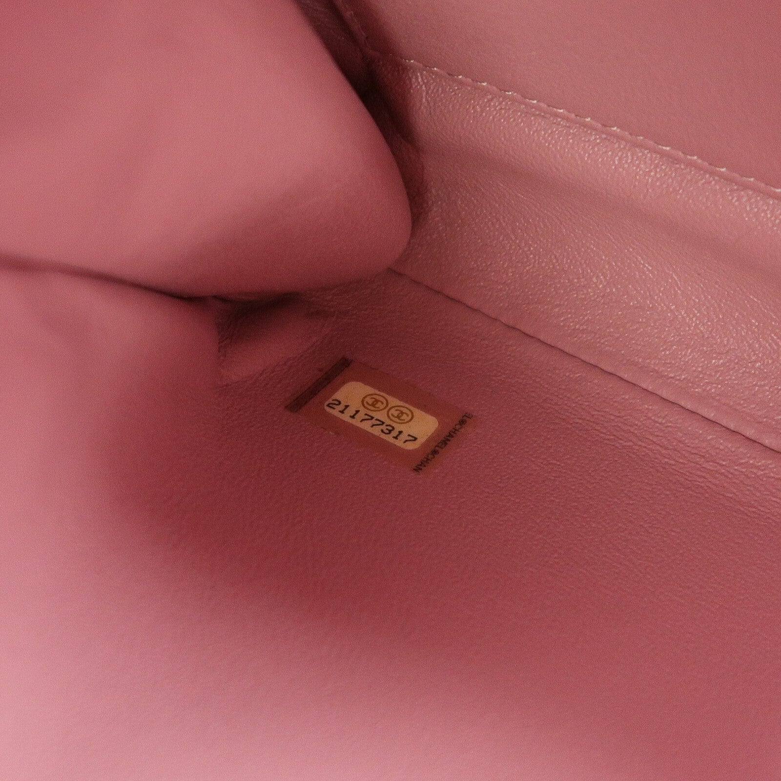 CHANEL 牛皮皮革Clutch Flap With Chain鏈帶肩背袋