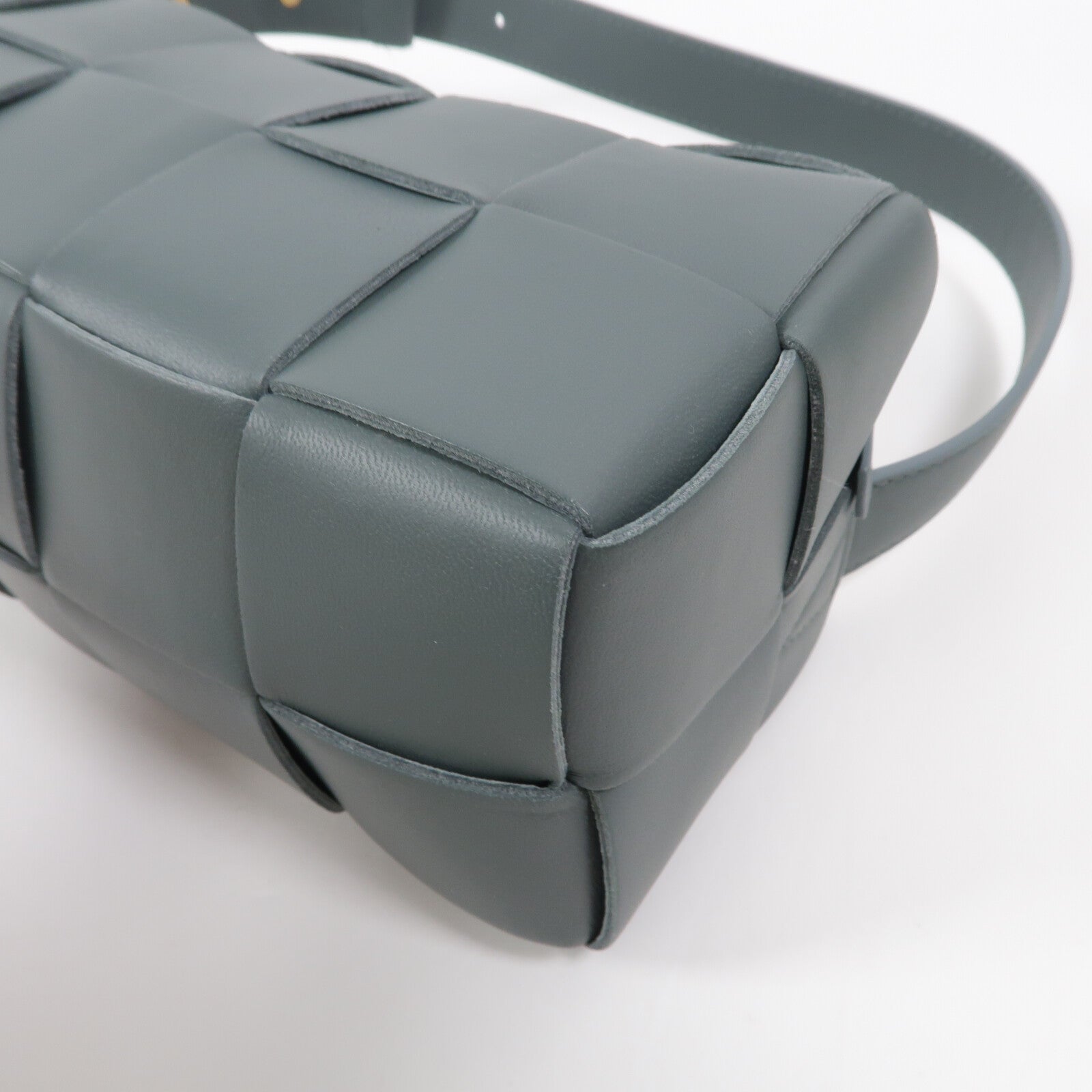BOTTEGA VENETA 羊皮皮革Brick Cassette肩背袋