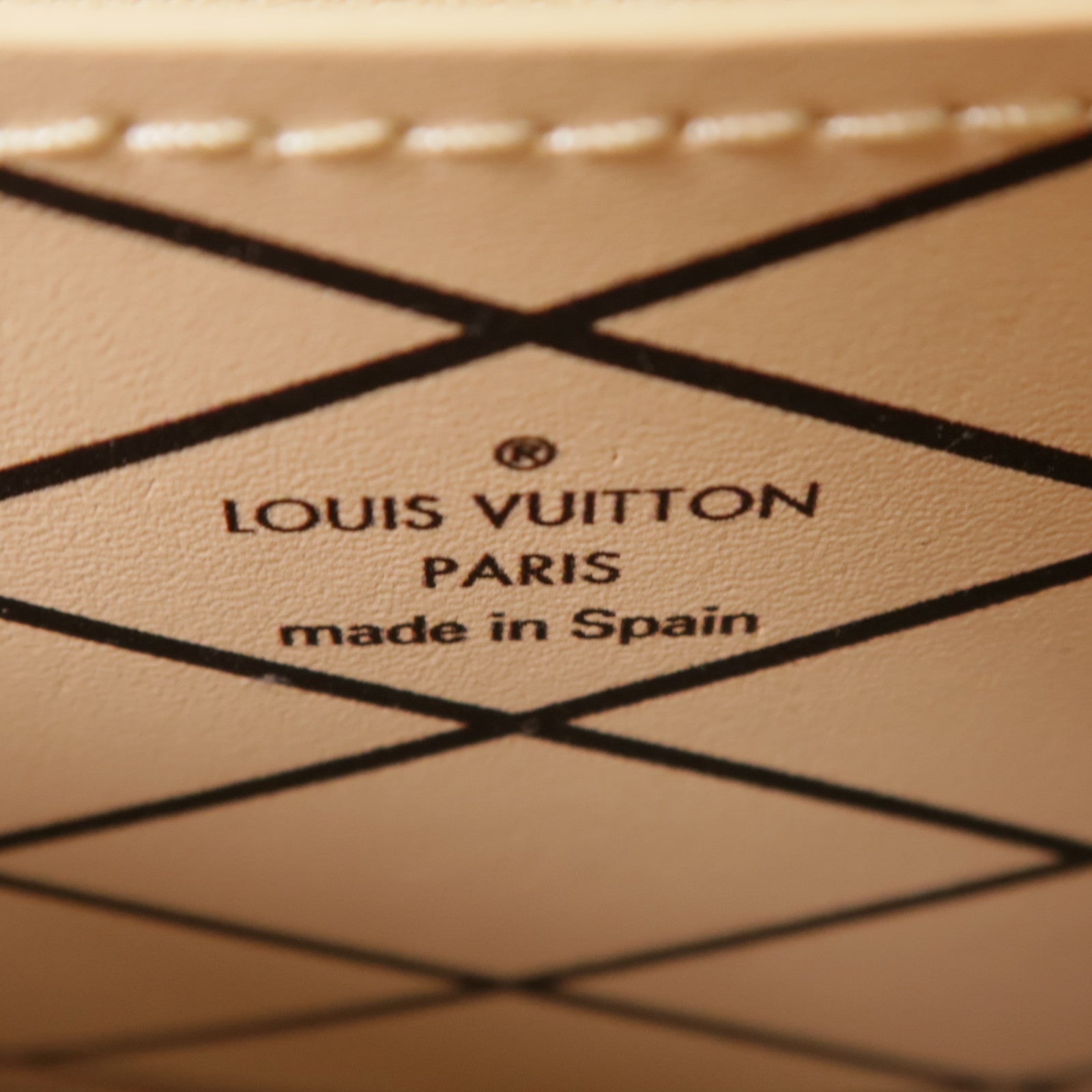 LOUIS VUITTON Monogram Mini Essential Trunk金扣鏈帶肩背袋