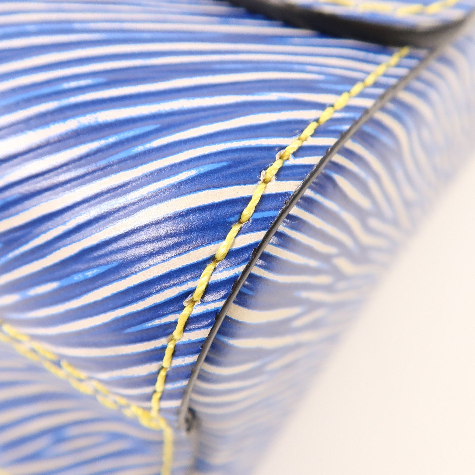 LOUIS VUITTON Epi Twist MM銀扣肩背袋