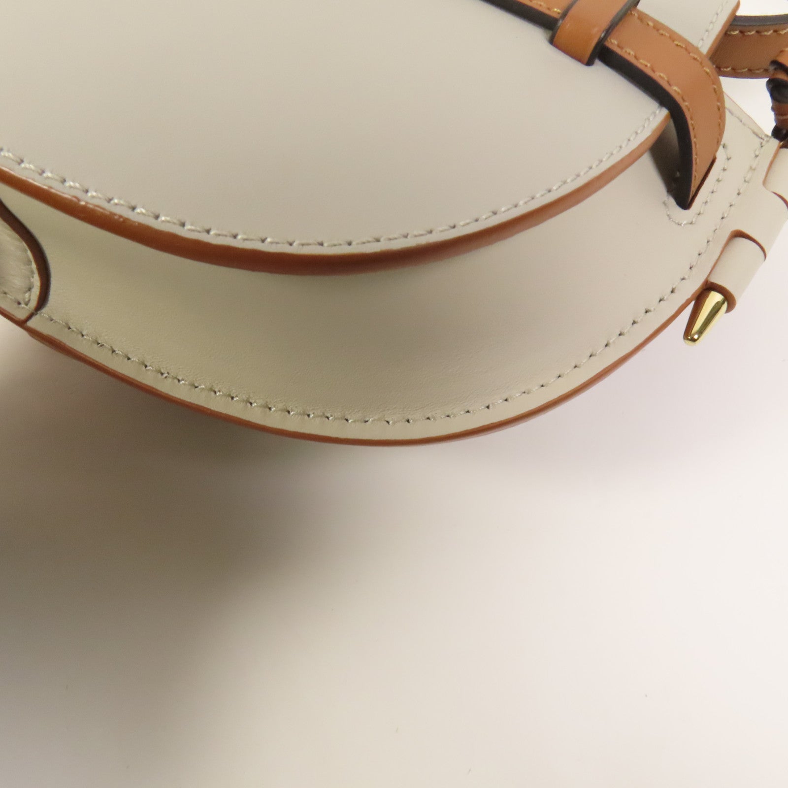 LOEWE 牛皮皮革Mini Gate金扣肩背袋
