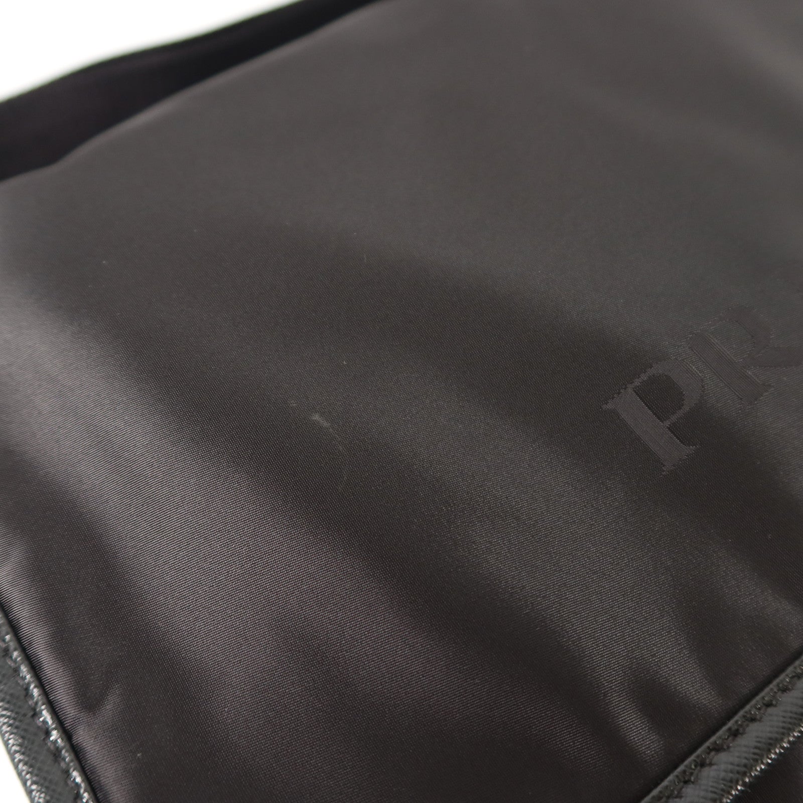 PRADA 尼龍Messenger Bag銀扣肩背袋