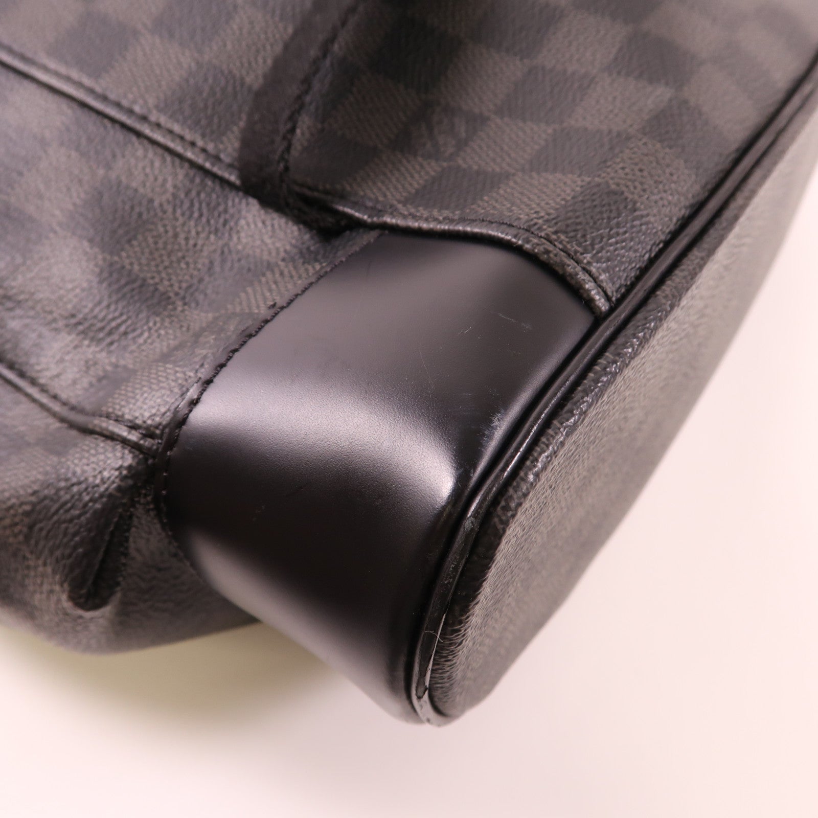 LOUIS VUITTON Damier Graphite Christopher MM銀扣背包色